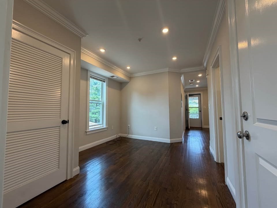 41 W Walnut # 3 Property Photo 4