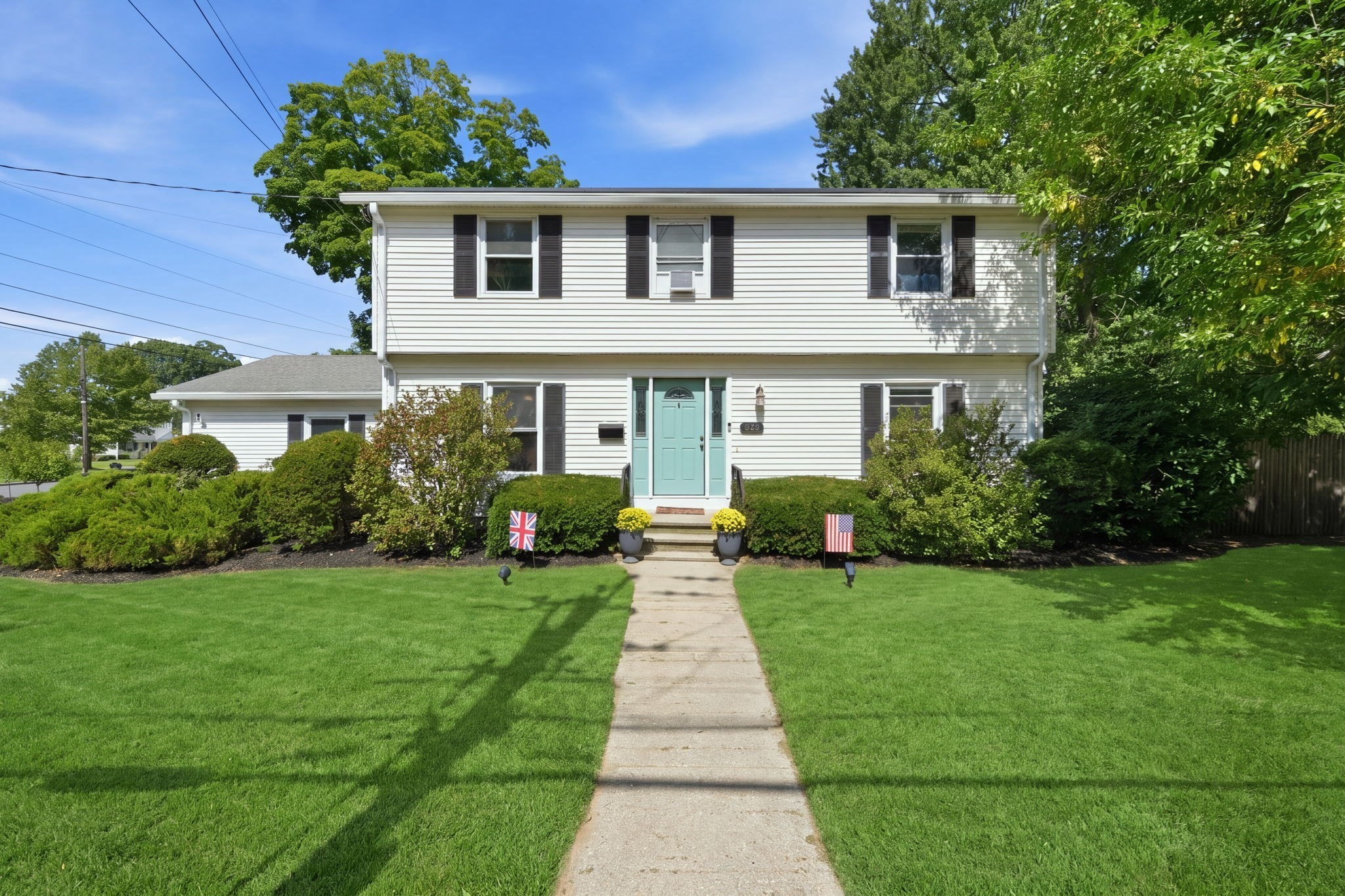 380 Plumtree Rd Property Photo 1
