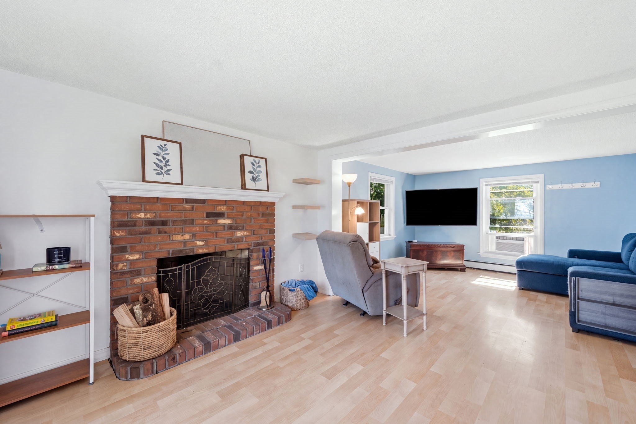 380 Plumtree Rd Property Photo 2