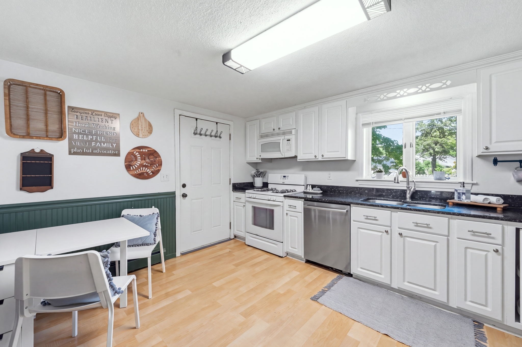 380 Plumtree Rd Property Photo 10