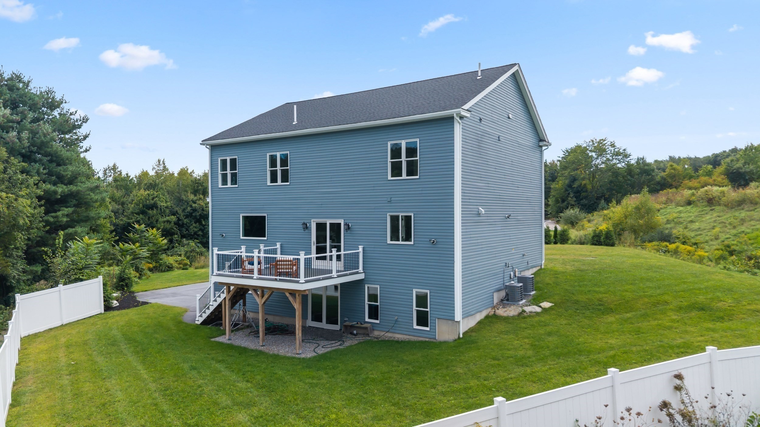 603 South Street Property Photo 40