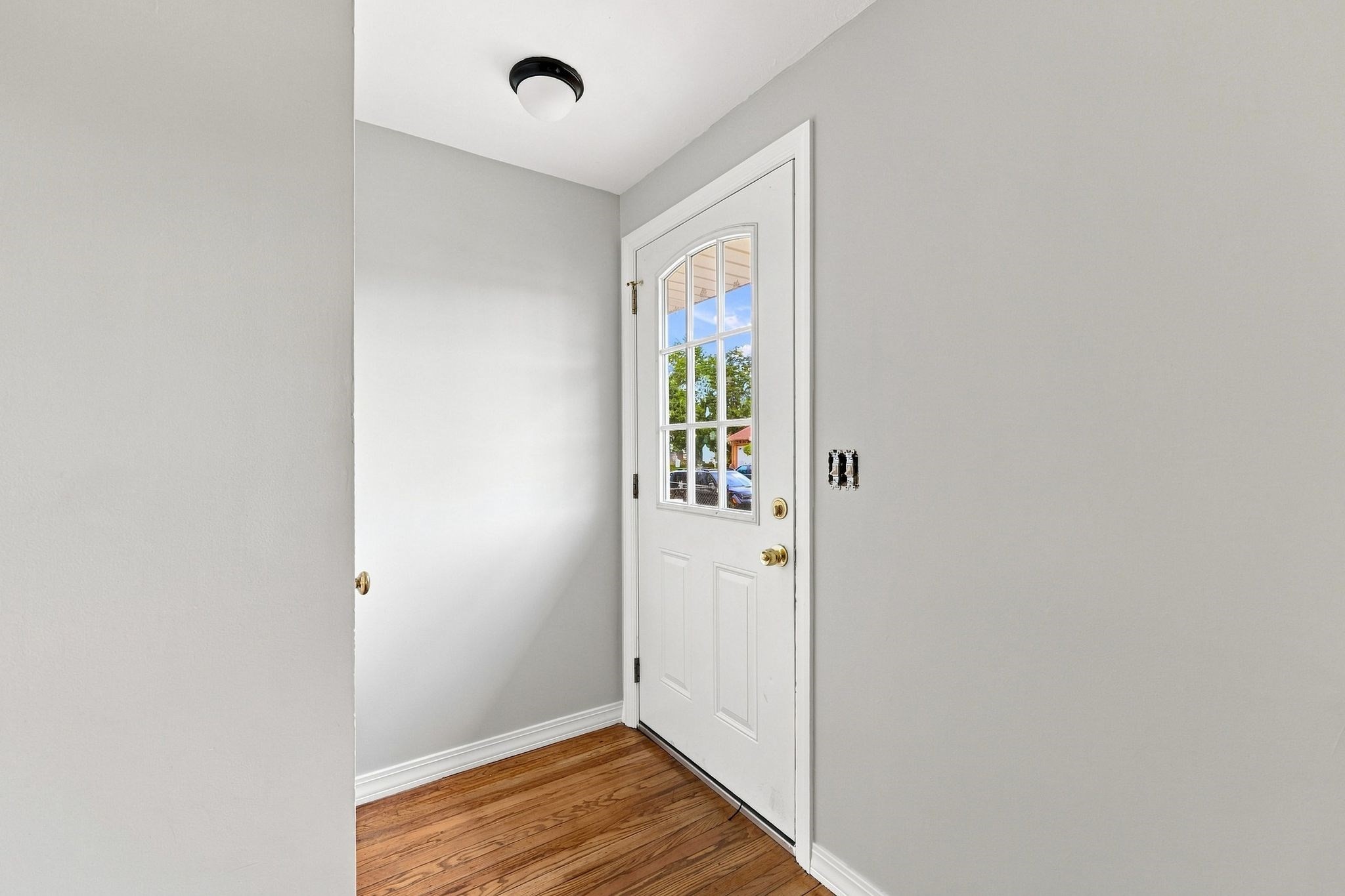 76 Daley St Property Photo 4