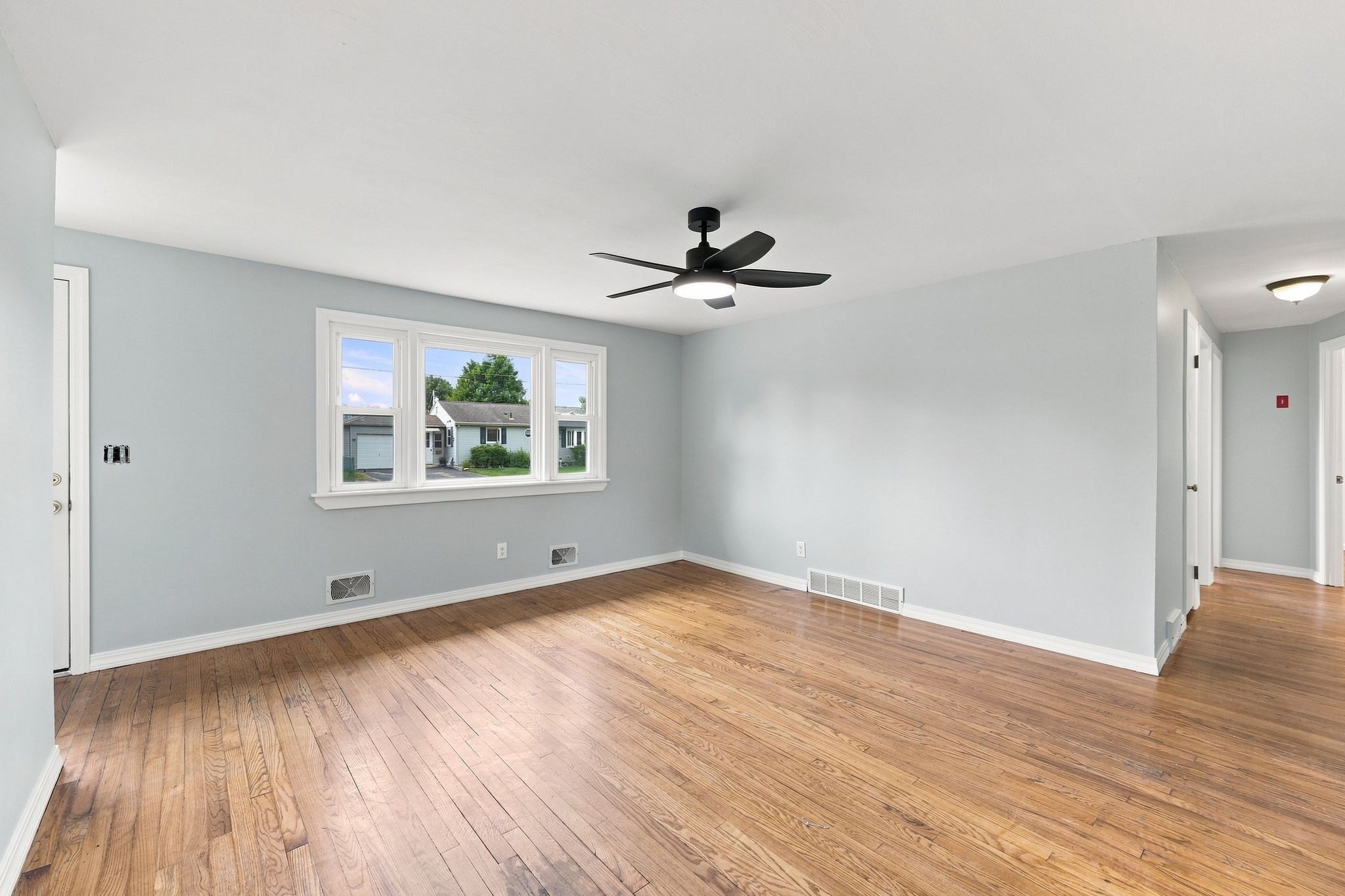 76 Daley St Property Photo 7