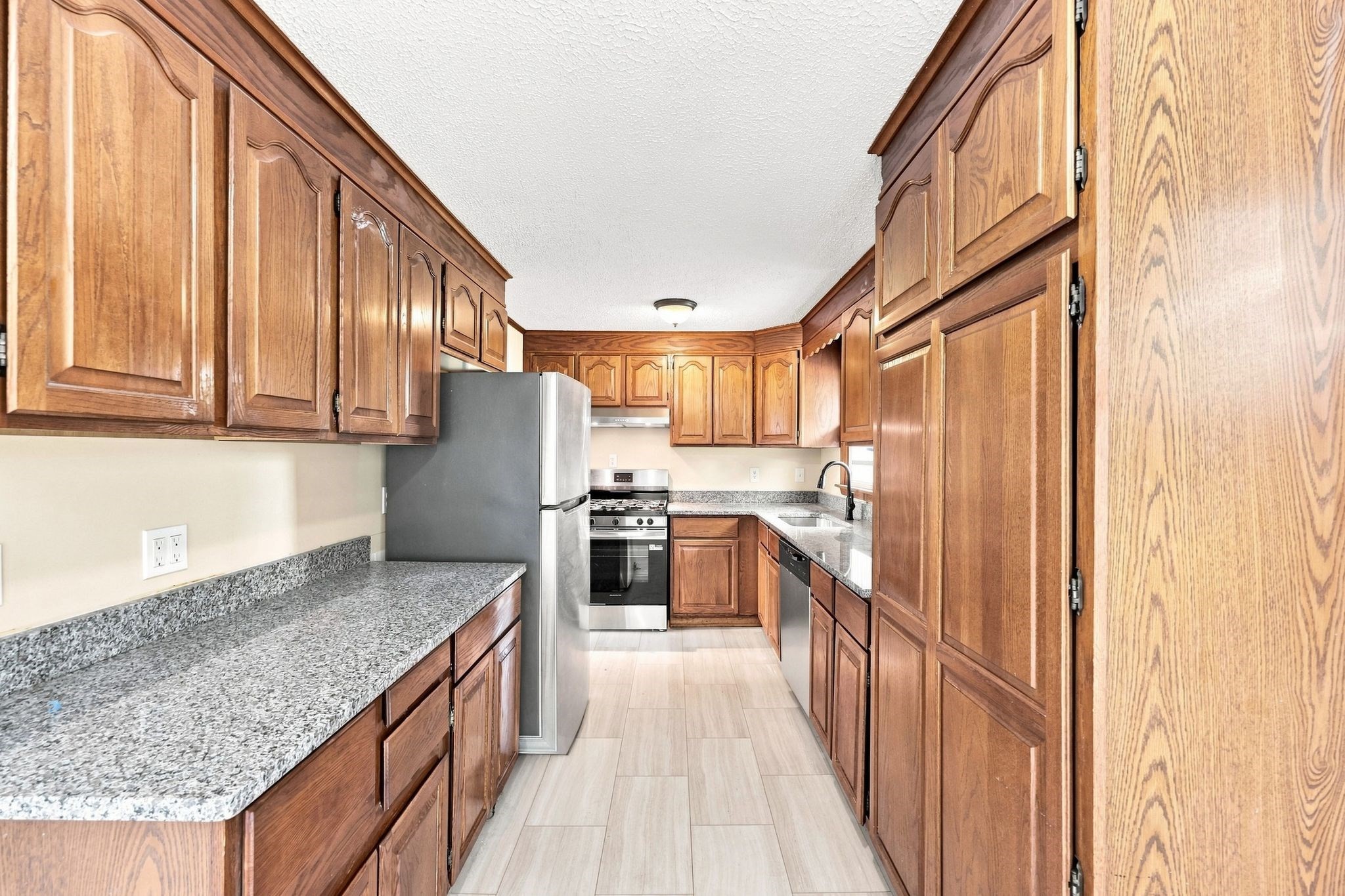 76 Daley St Property Photo 16