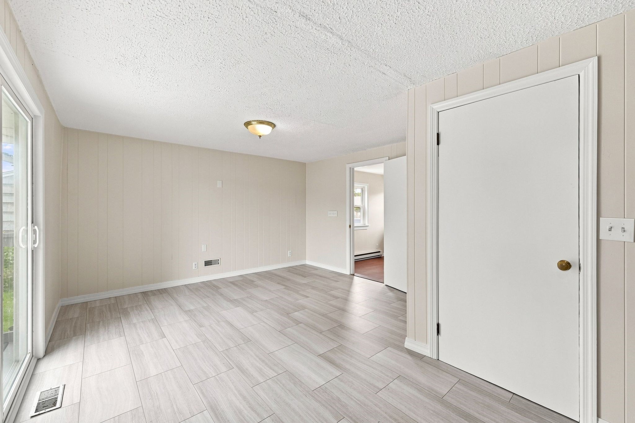 76 Daley St Property Photo 17