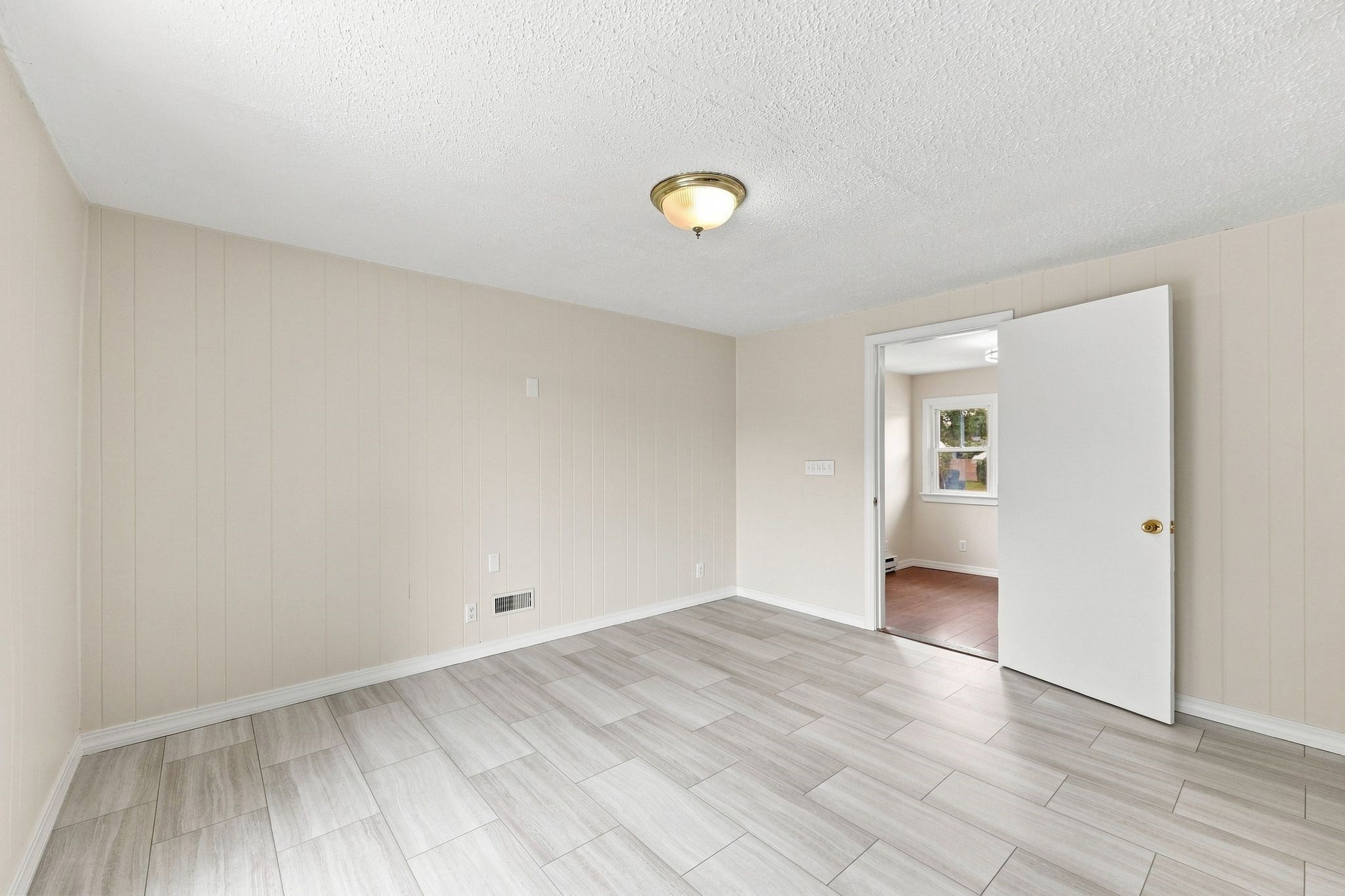 76 Daley St Property Photo 18