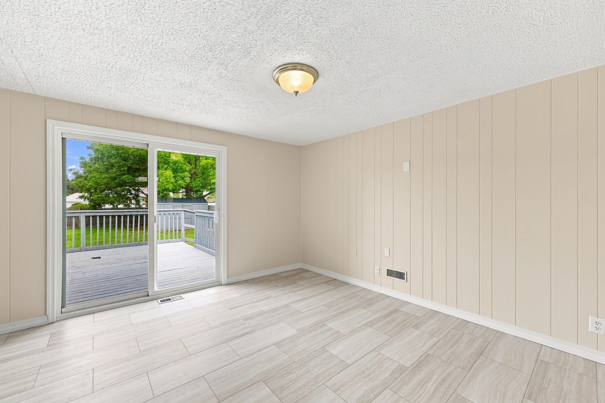 76 Daley St Property Photo 19