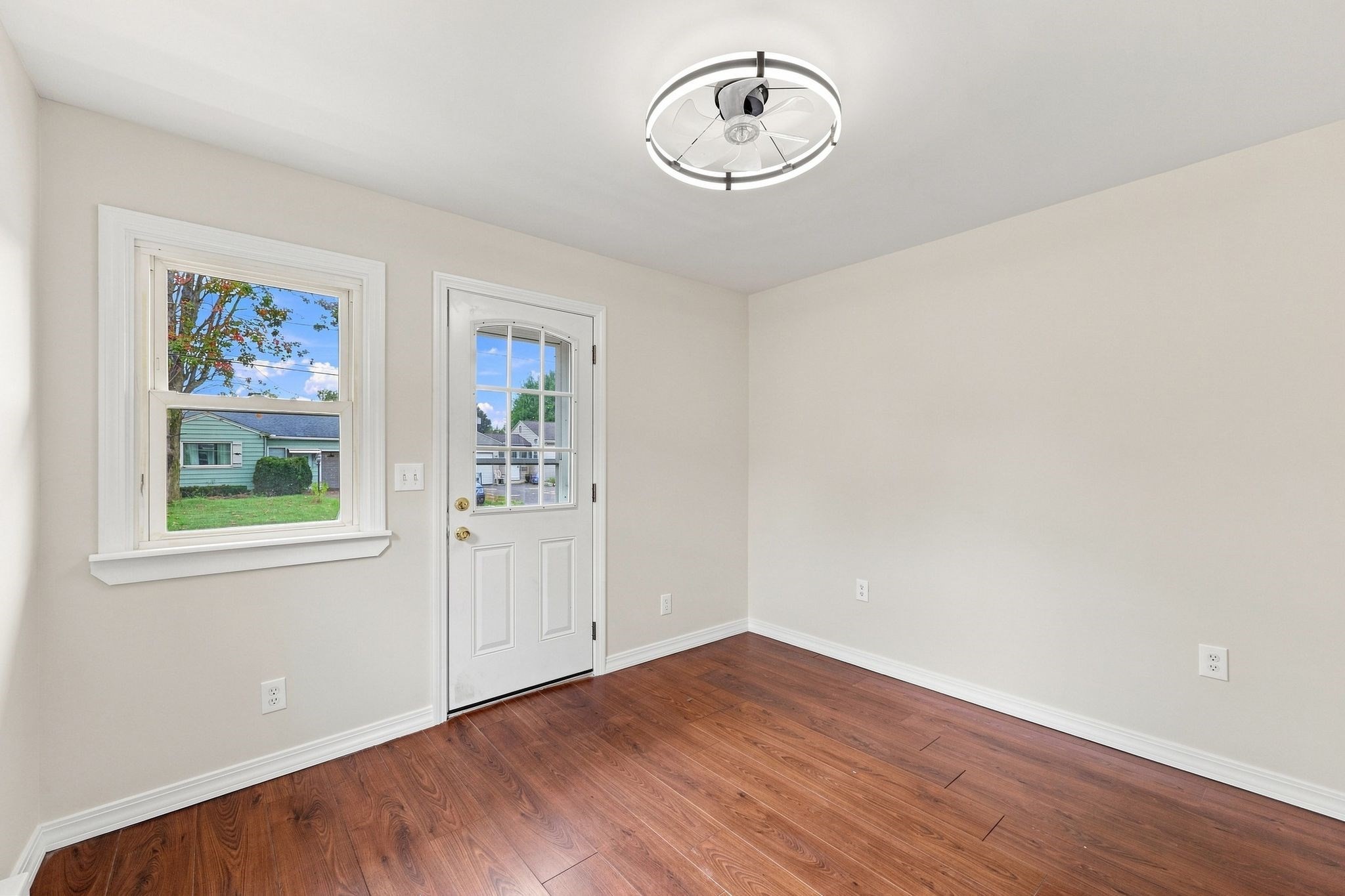 76 Daley St Property Photo 23