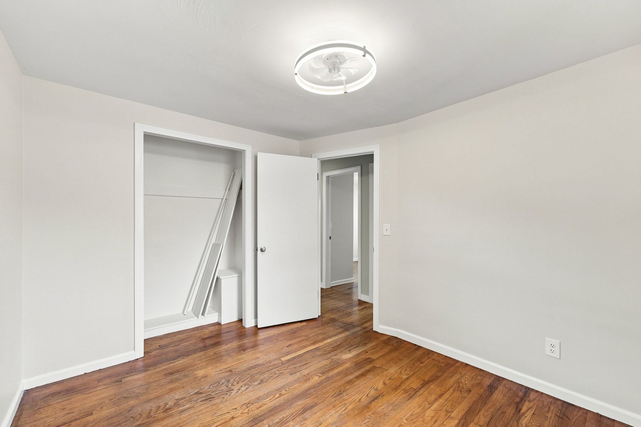 76 Daley St Property Photo 27