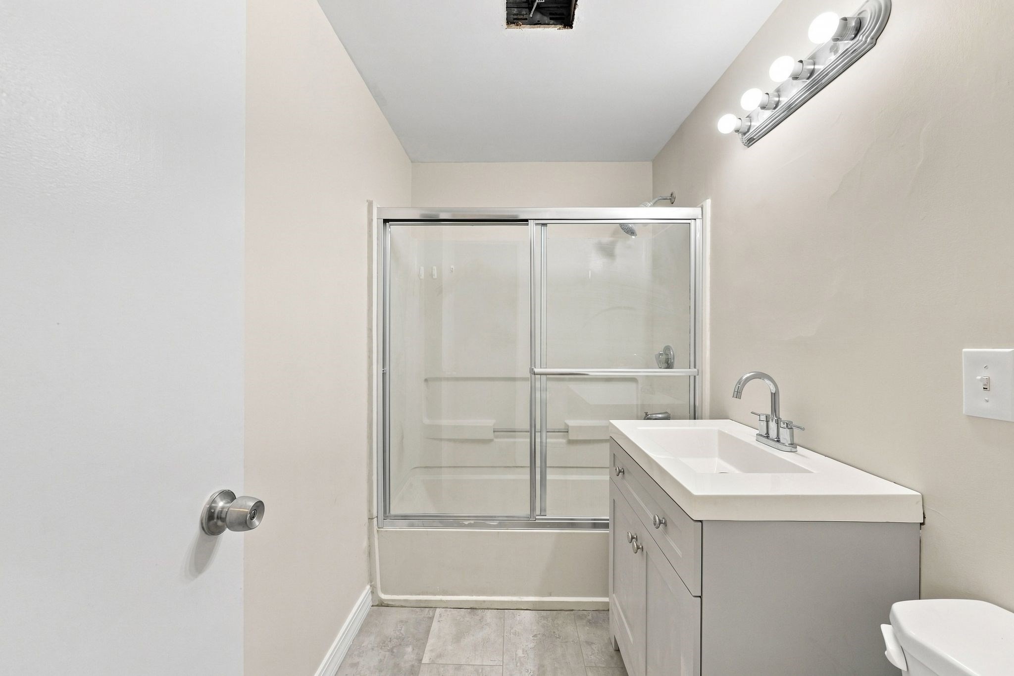 76 Daley St Property Photo 32