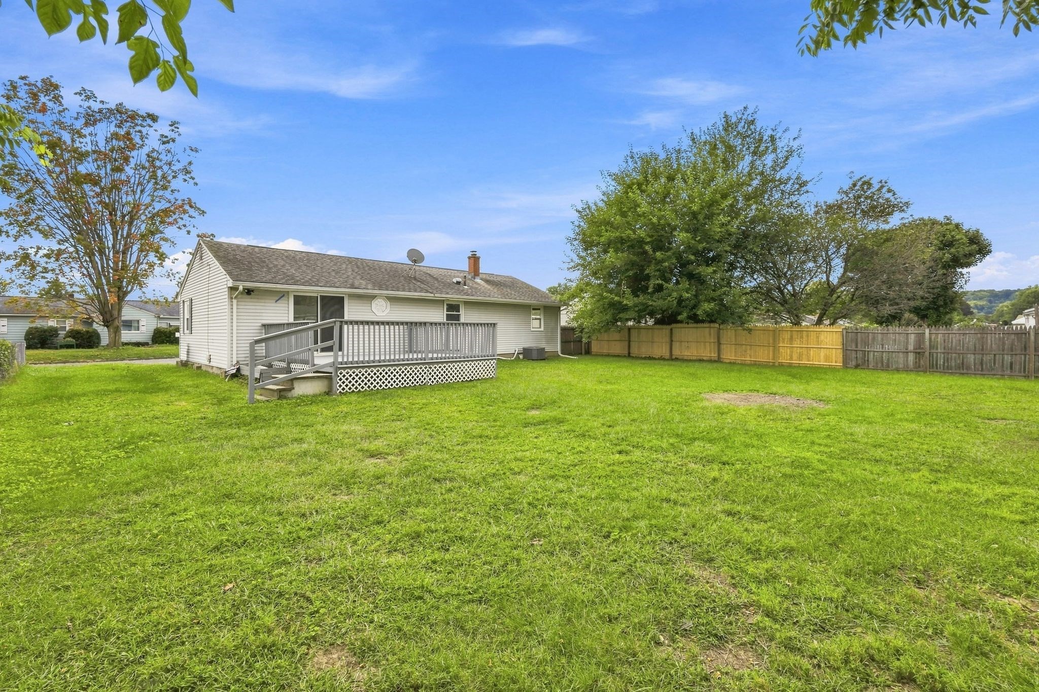 76 Daley St Property Photo 35