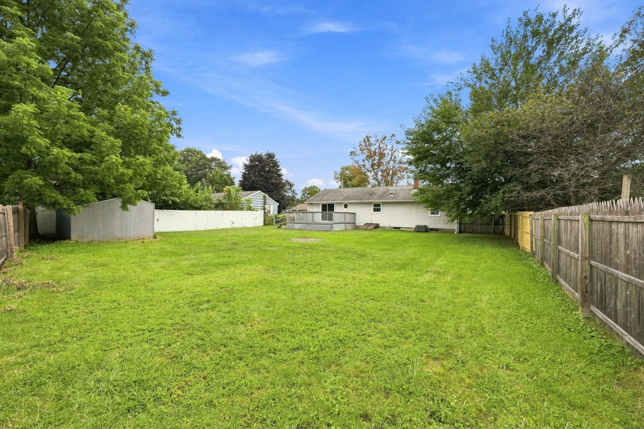 76 Daley St Property Photo 36