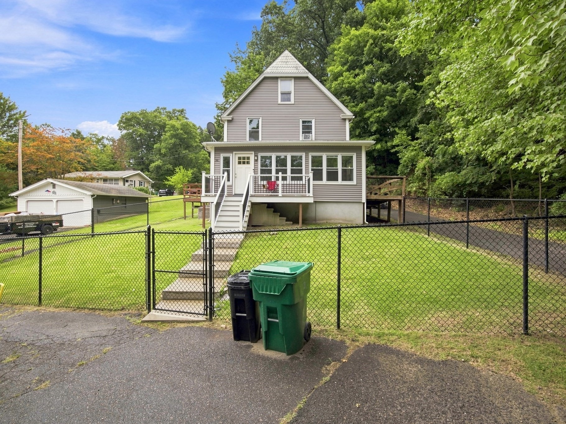96 Granby Rd Property Photo 1