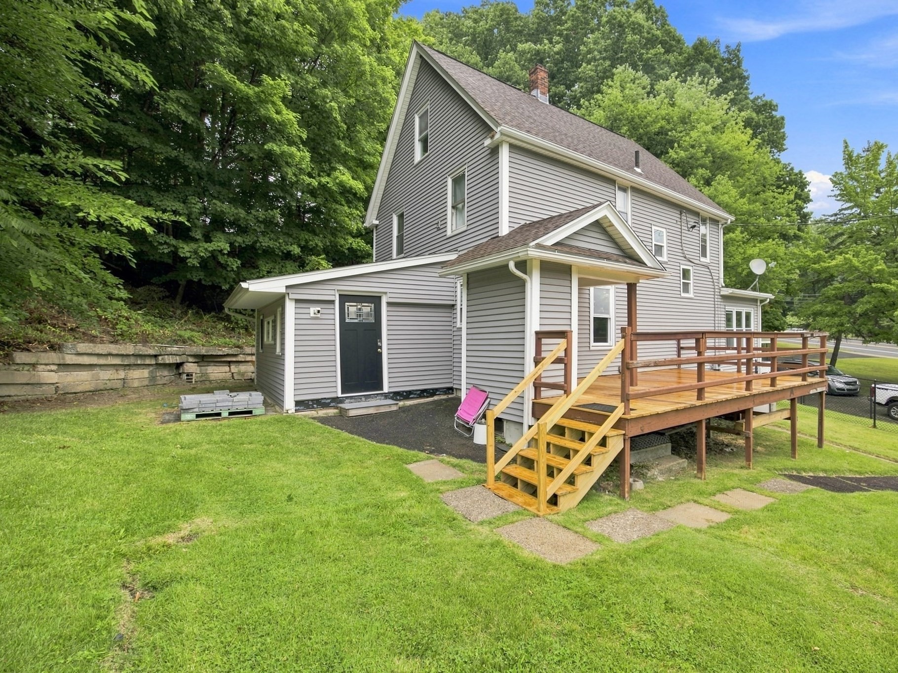 96 Granby Rd Property Photo 4