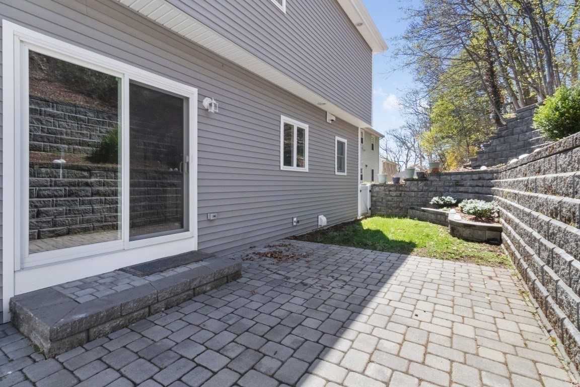 20 College Farm Rd Property Photo 25
