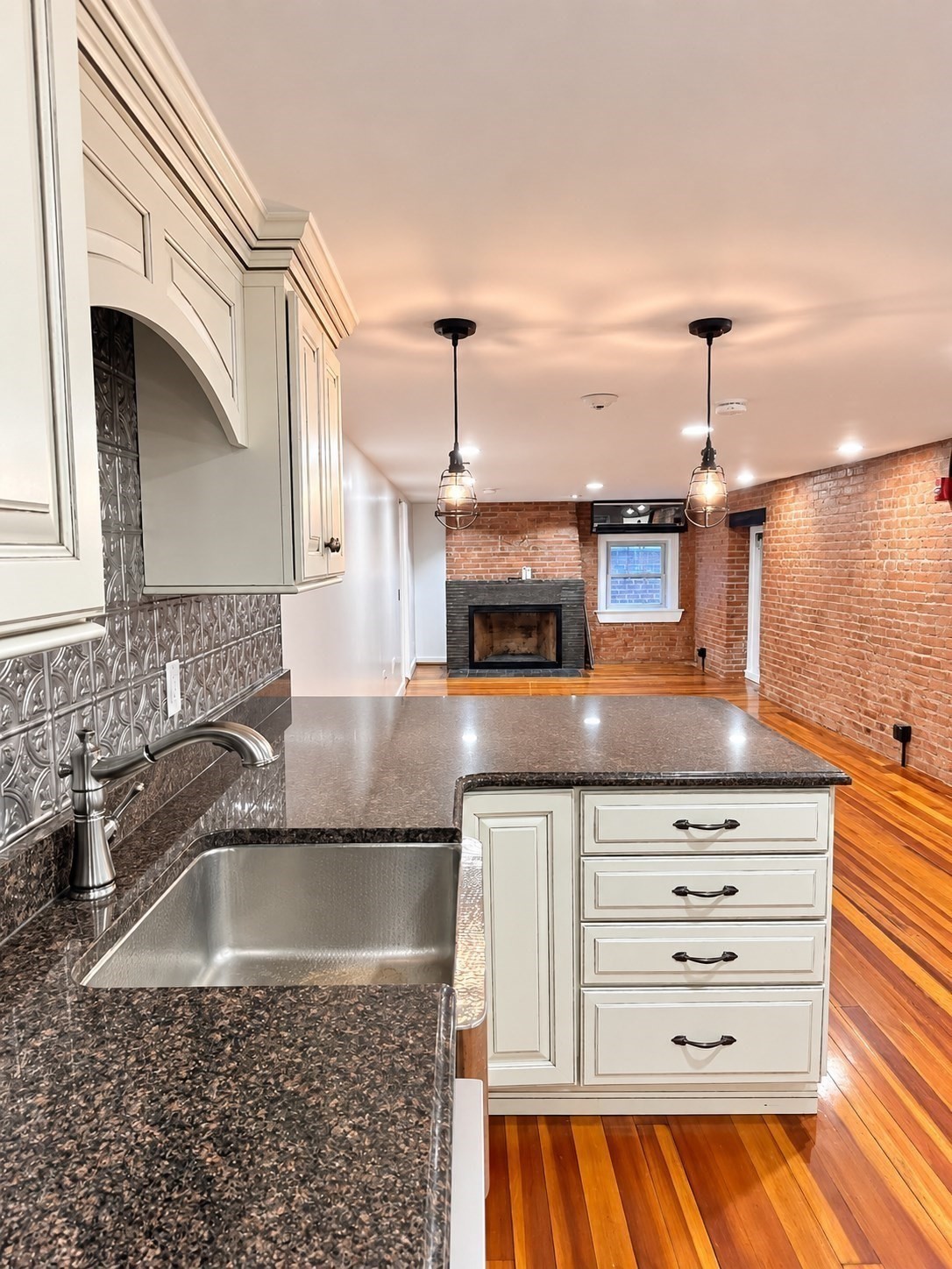 6a School St # 6a Property Photo 6