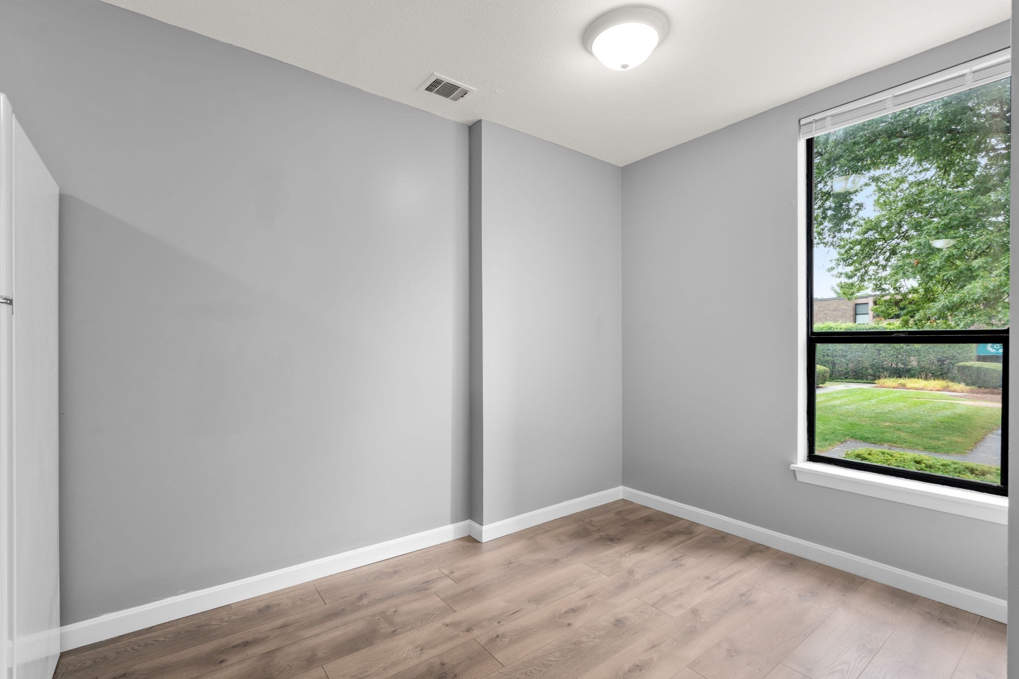 64 Shrewsbury Green Dr Property Photo 12