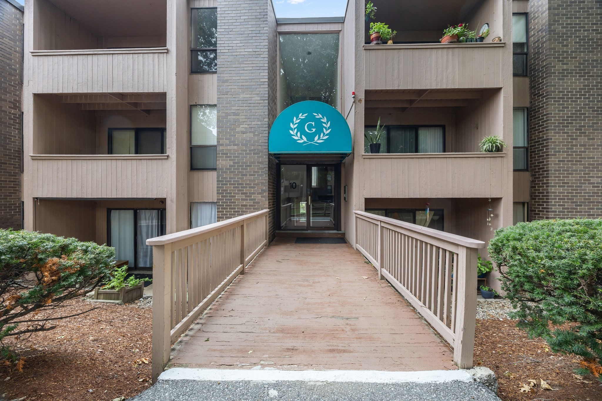 10 Shrewsbury Green Dr # I Property Photo 1