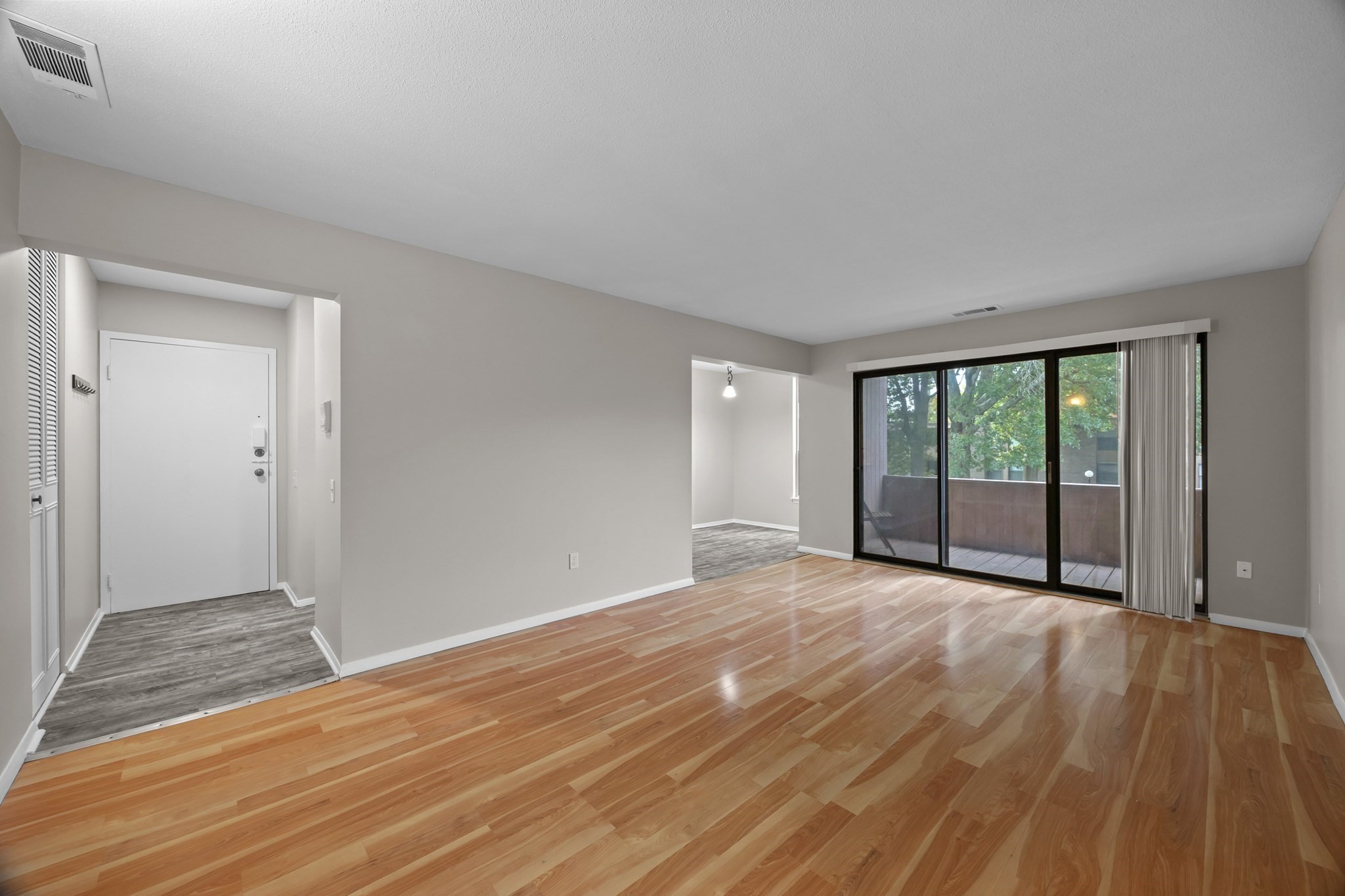10 Shrewsbury Green Dr # I Property Photo 3