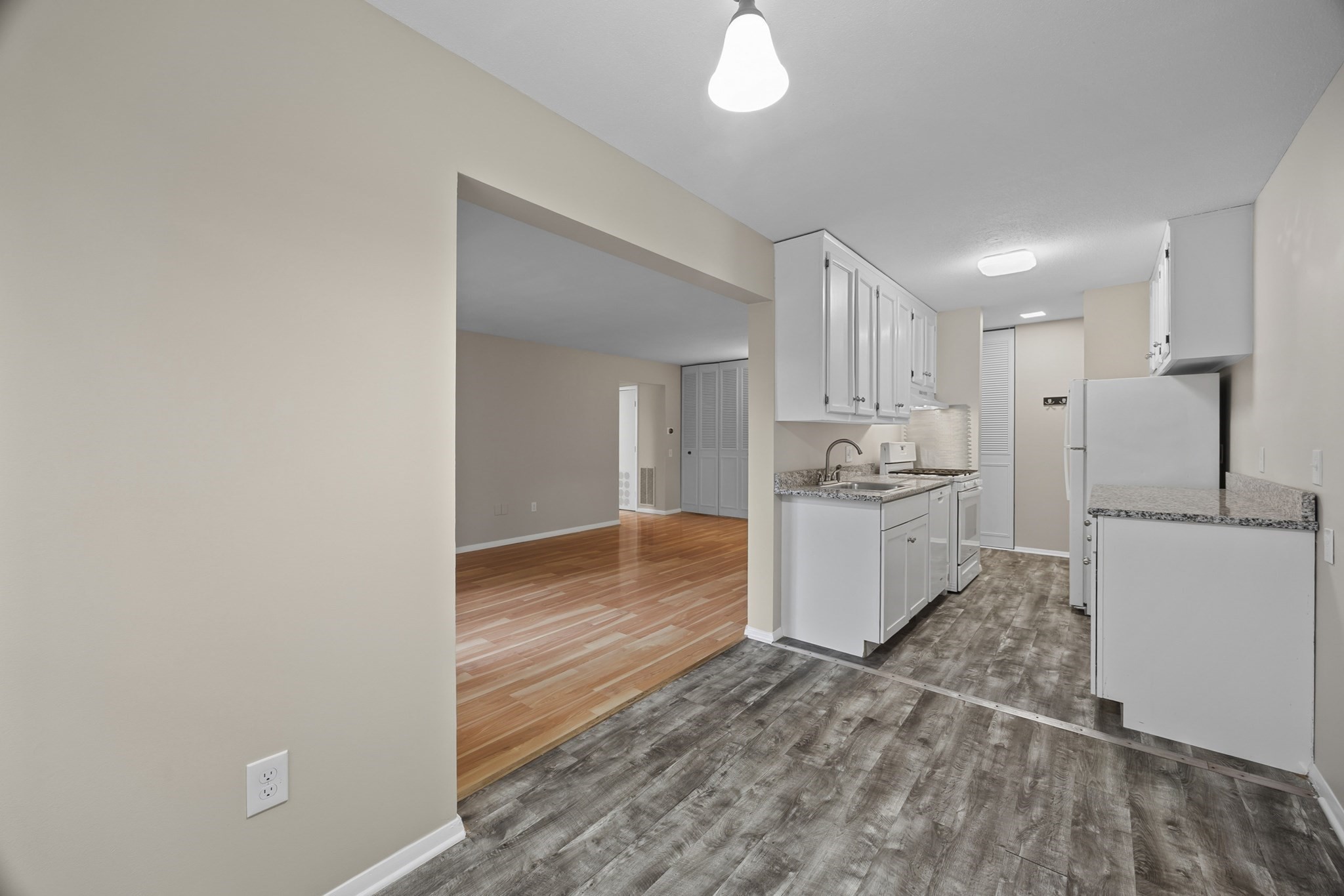 10 Shrewsbury Green Dr # I Property Photo 9
