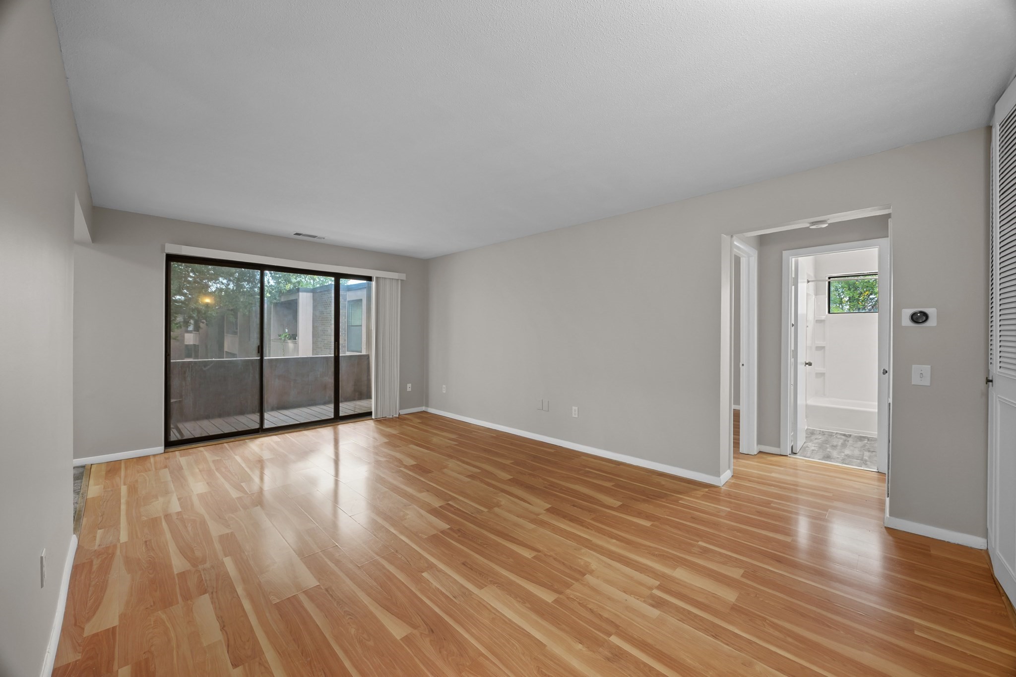 10 Shrewsbury Green Dr # I Property Photo 11
