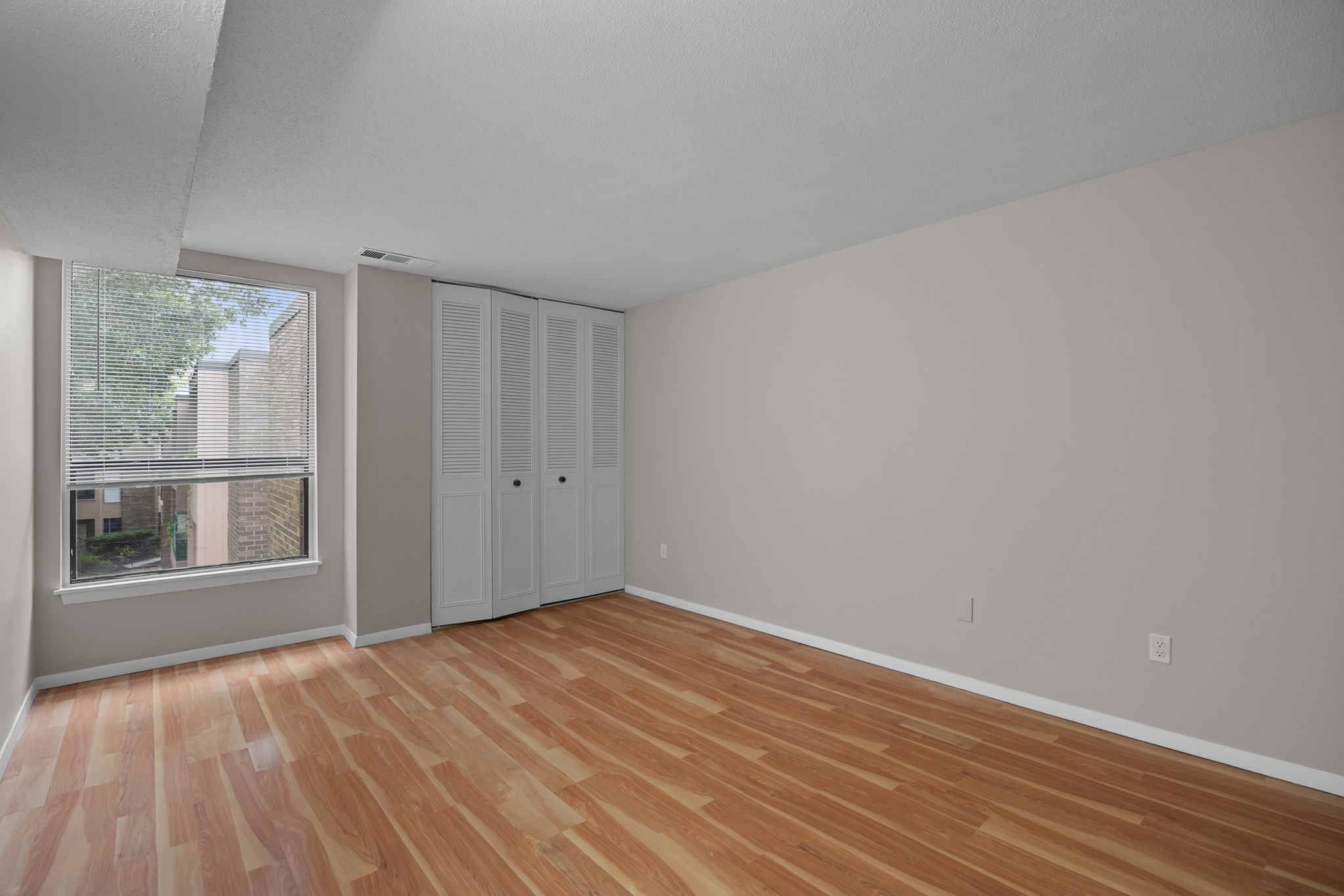 10 Shrewsbury Green Dr # I Property Photo 16