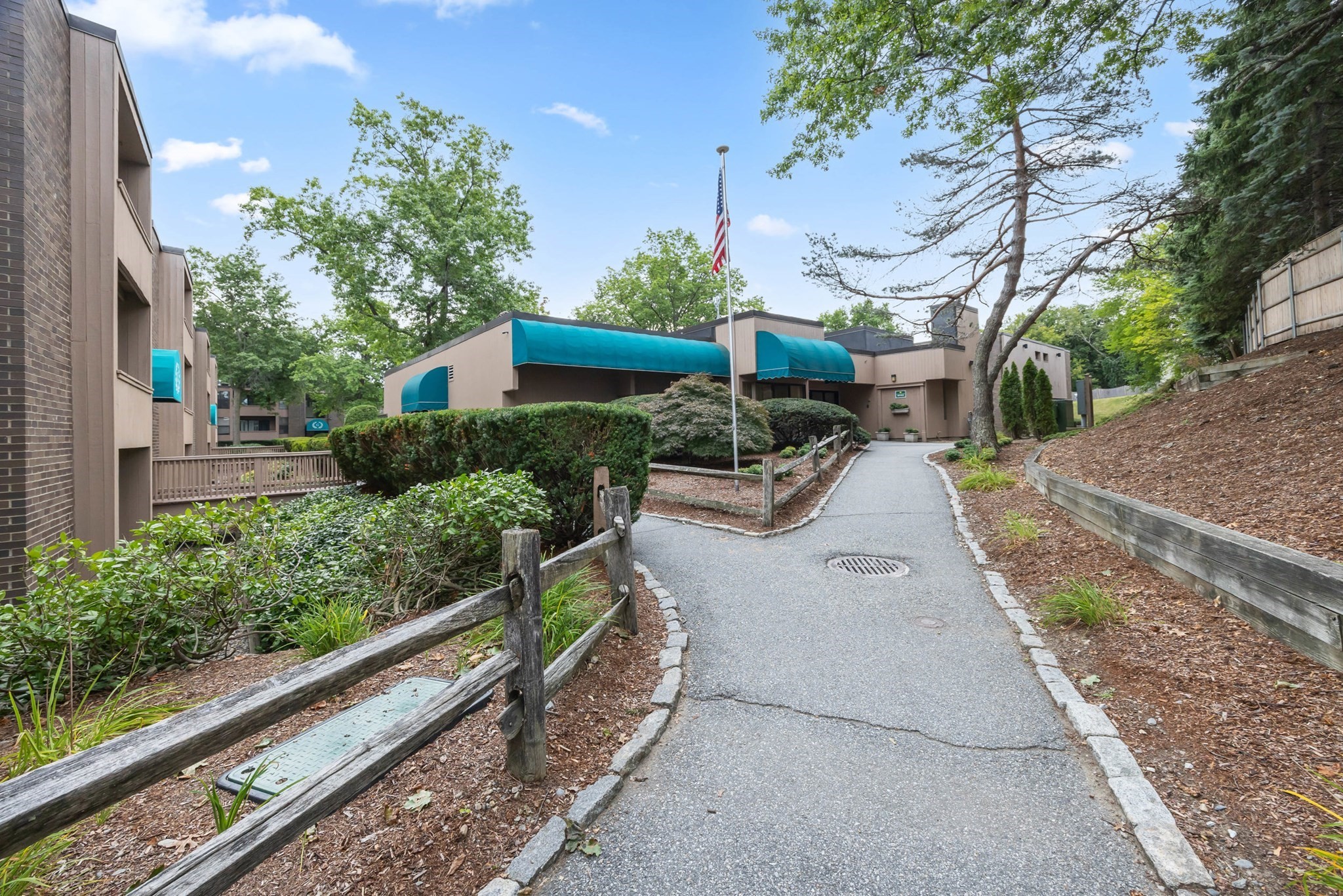 10 Shrewsbury Green Dr # I Property Photo 25