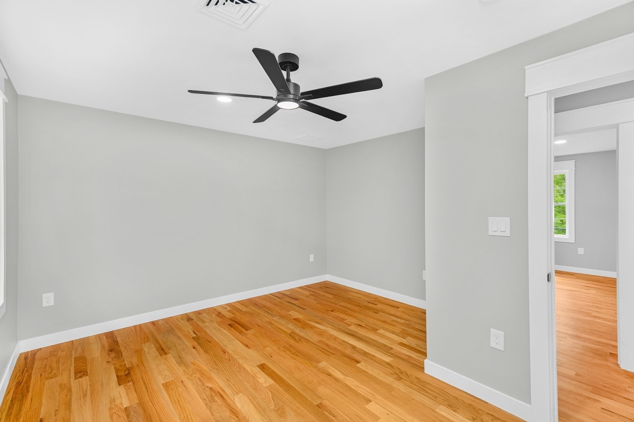 163 Hope St Property Photo 19