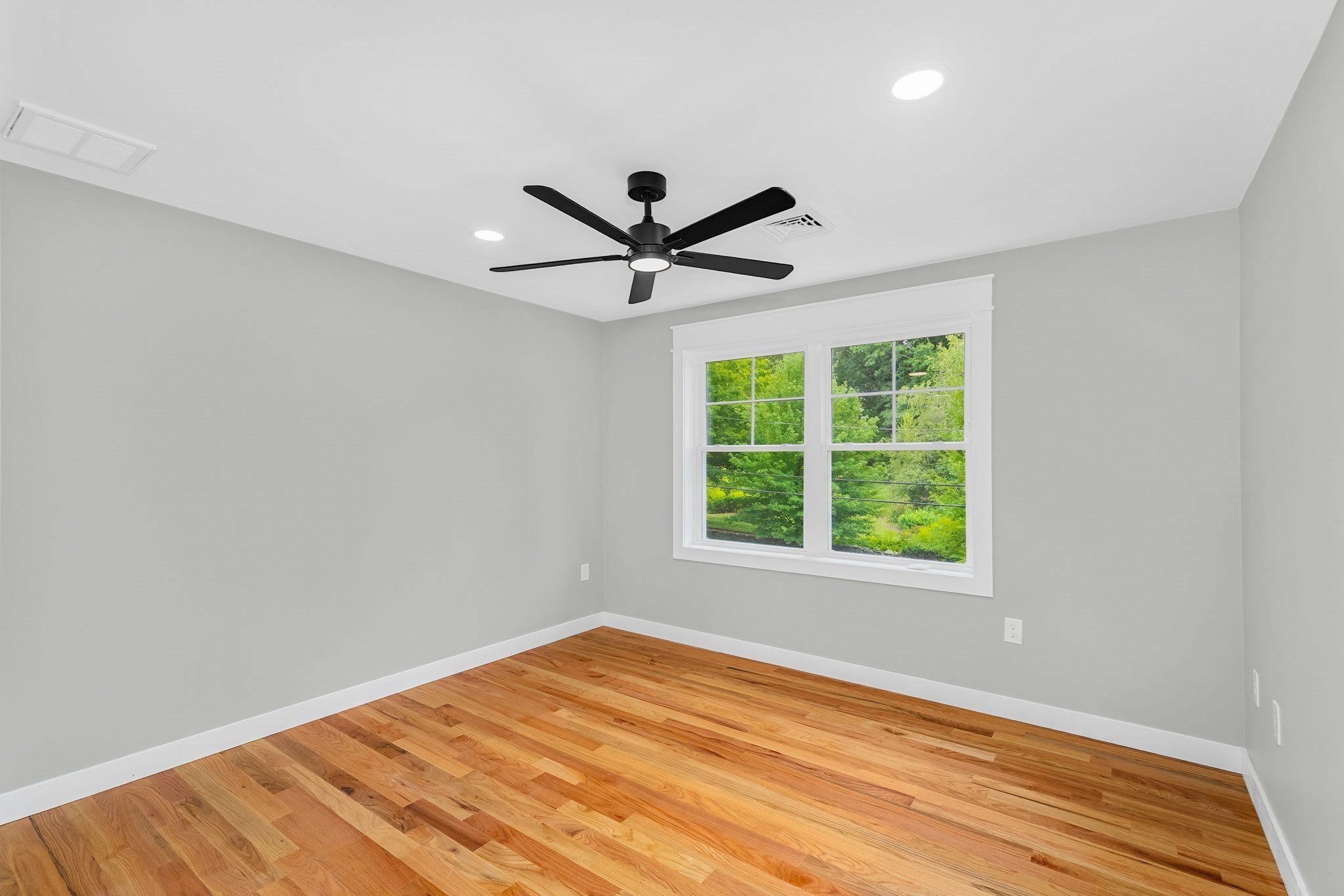163 Hope St Property Photo 21