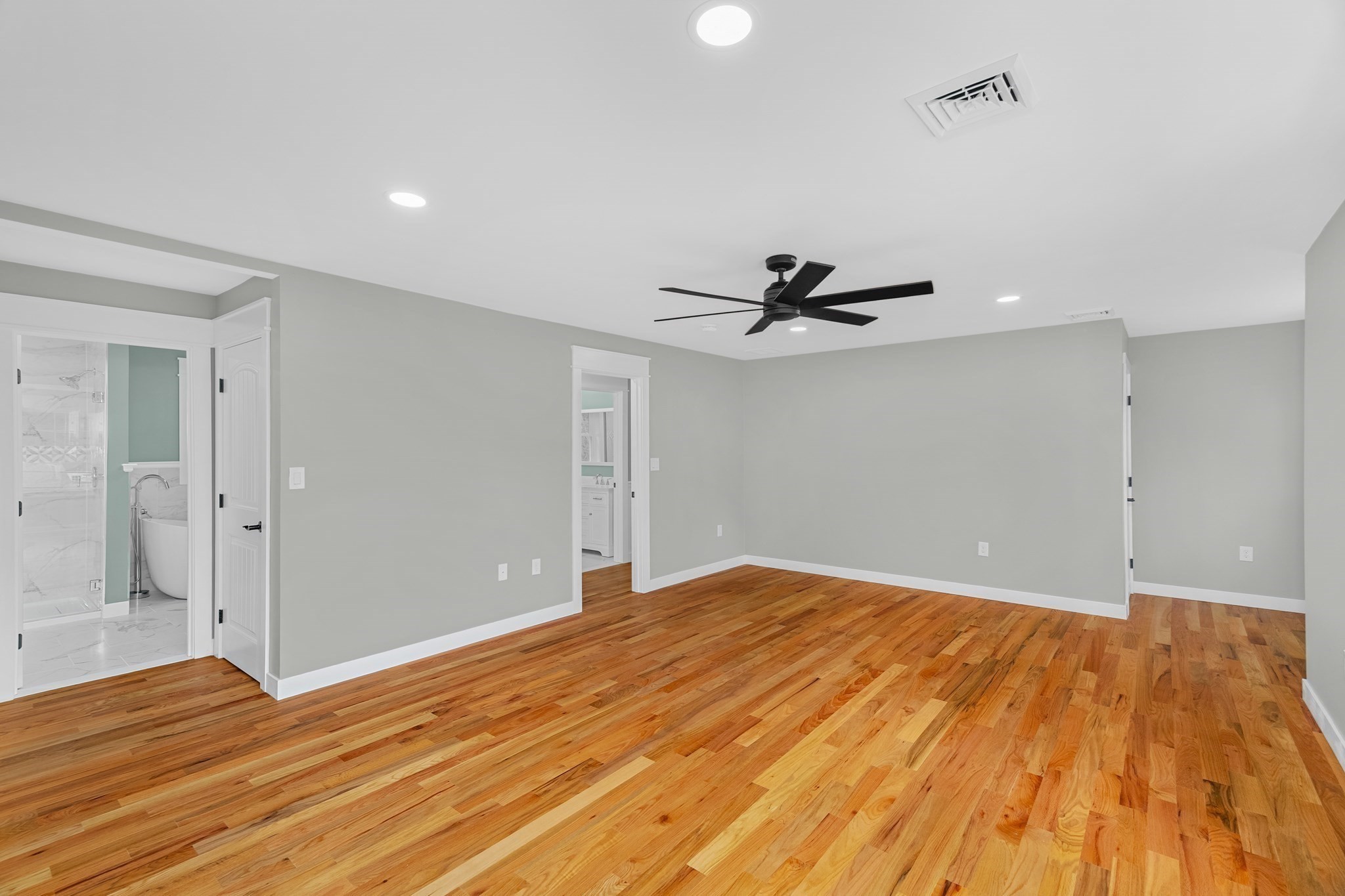 163 Hope St Property Photo 28