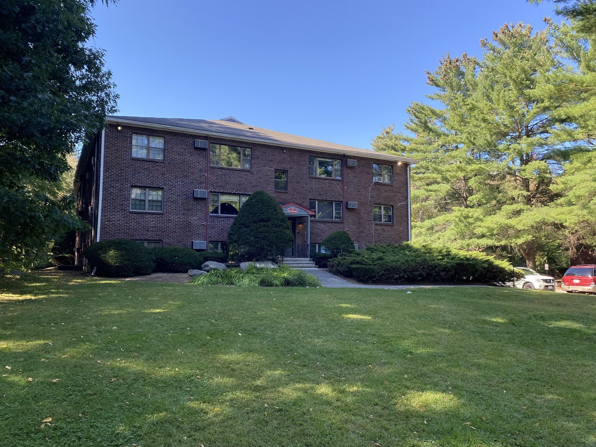 35 Swanson Court # 32D Property Photo 1