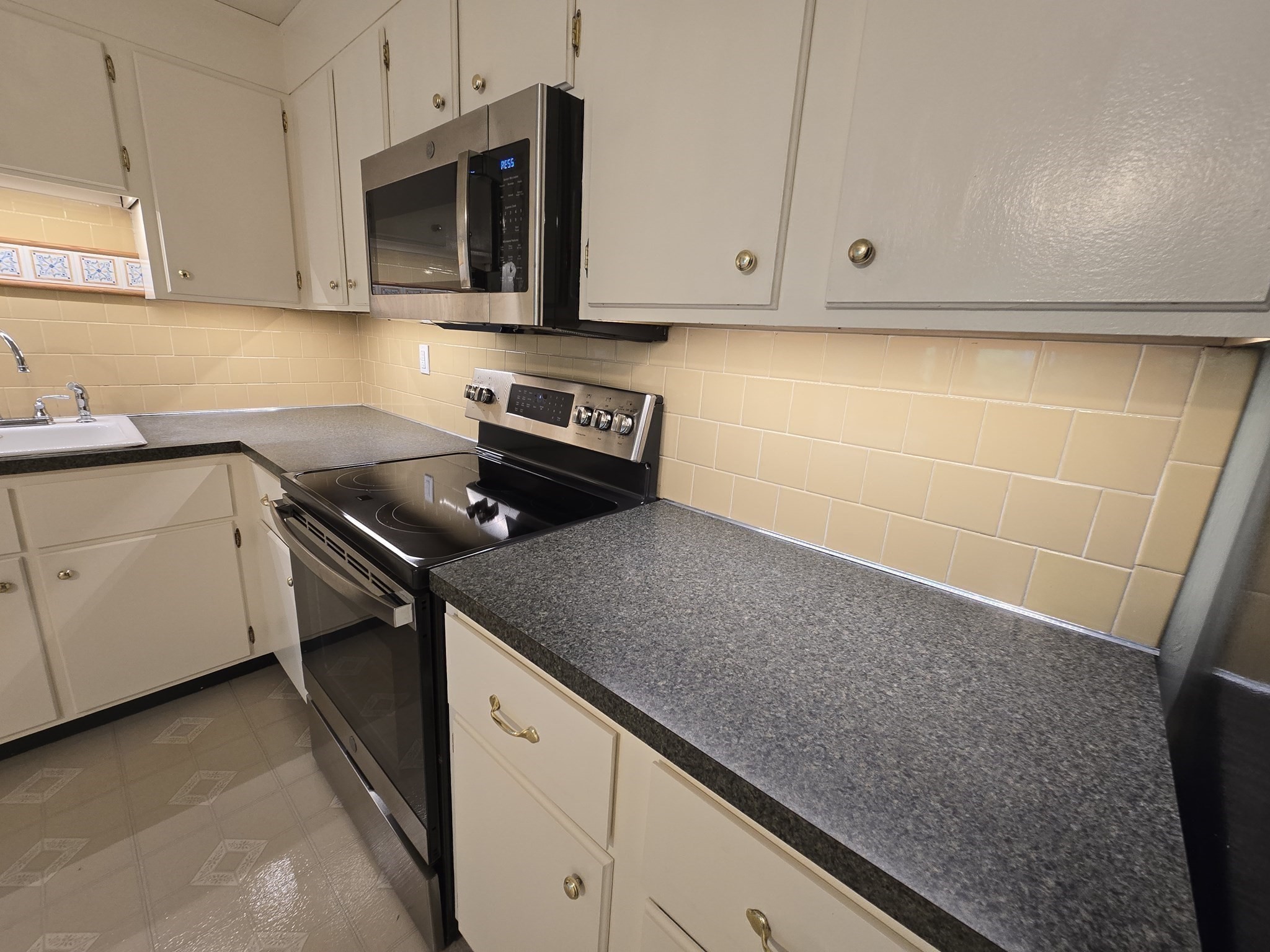 35 Swanson Court # 32d Property Photo 4