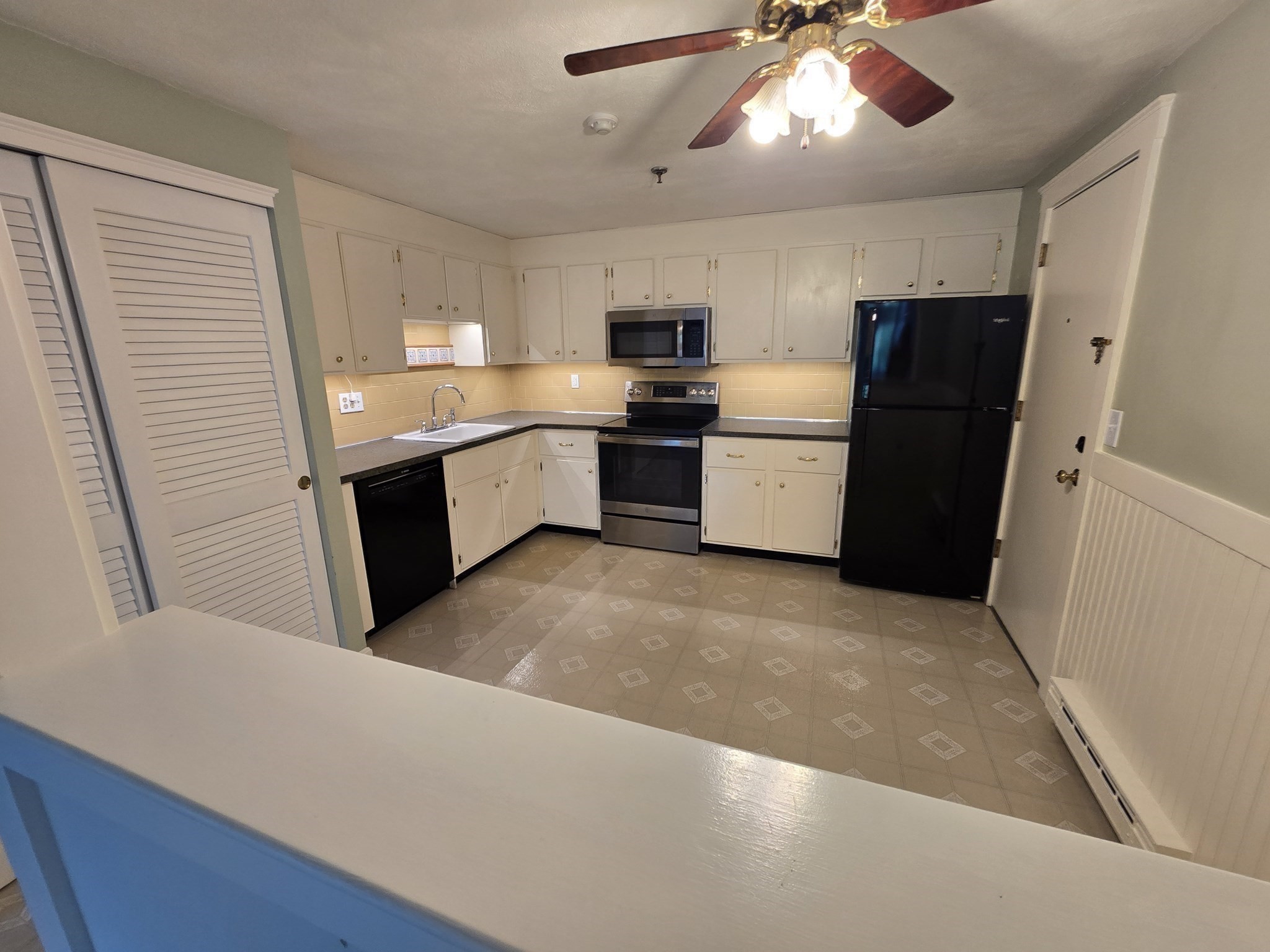 35 Swanson Court # 32d Property Photo 5
