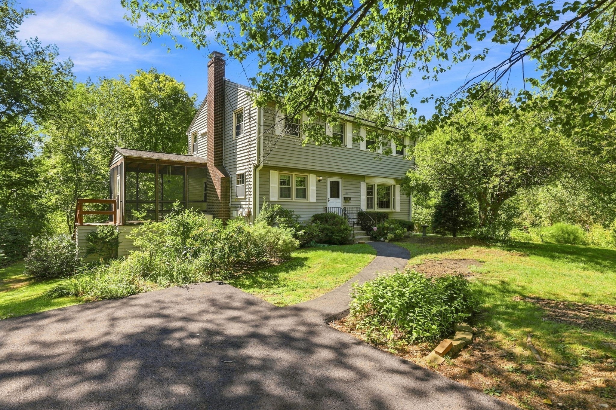 30 Ideal Ave Property Photo 1