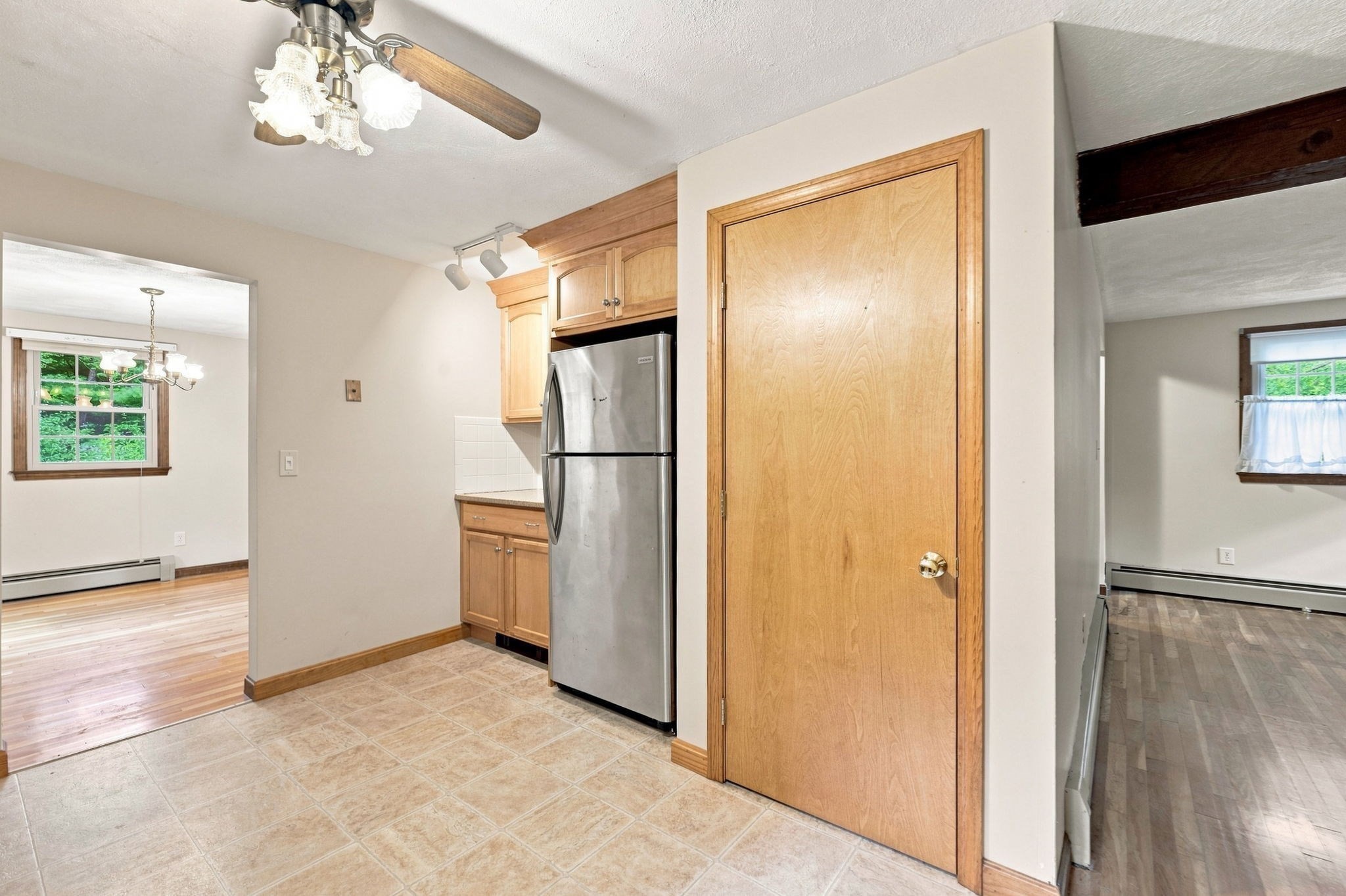 30 Ideal Ave Property Photo 6