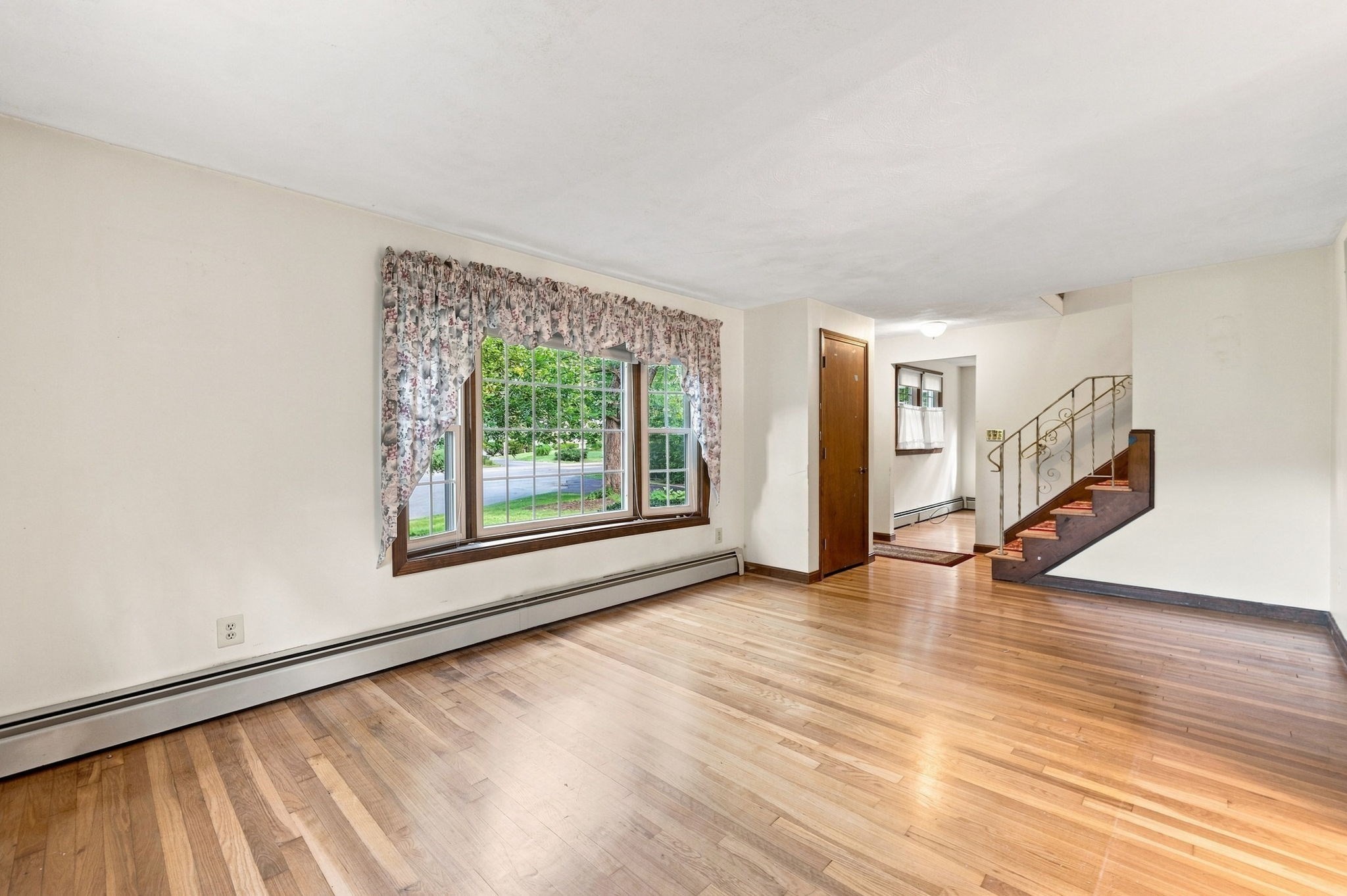 30 Ideal Ave Property Photo 13