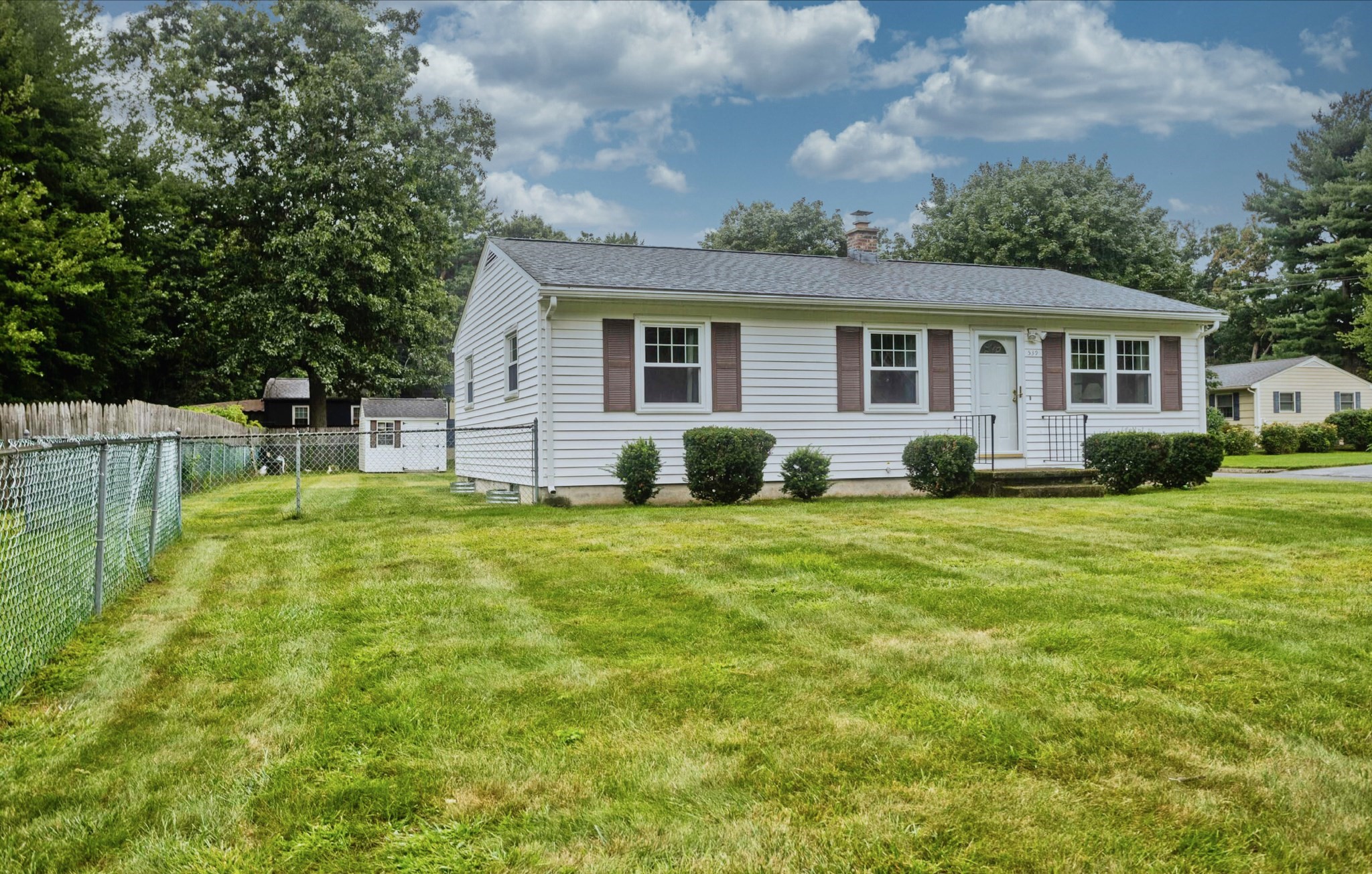 539 Dutchess St Property Photo 4
