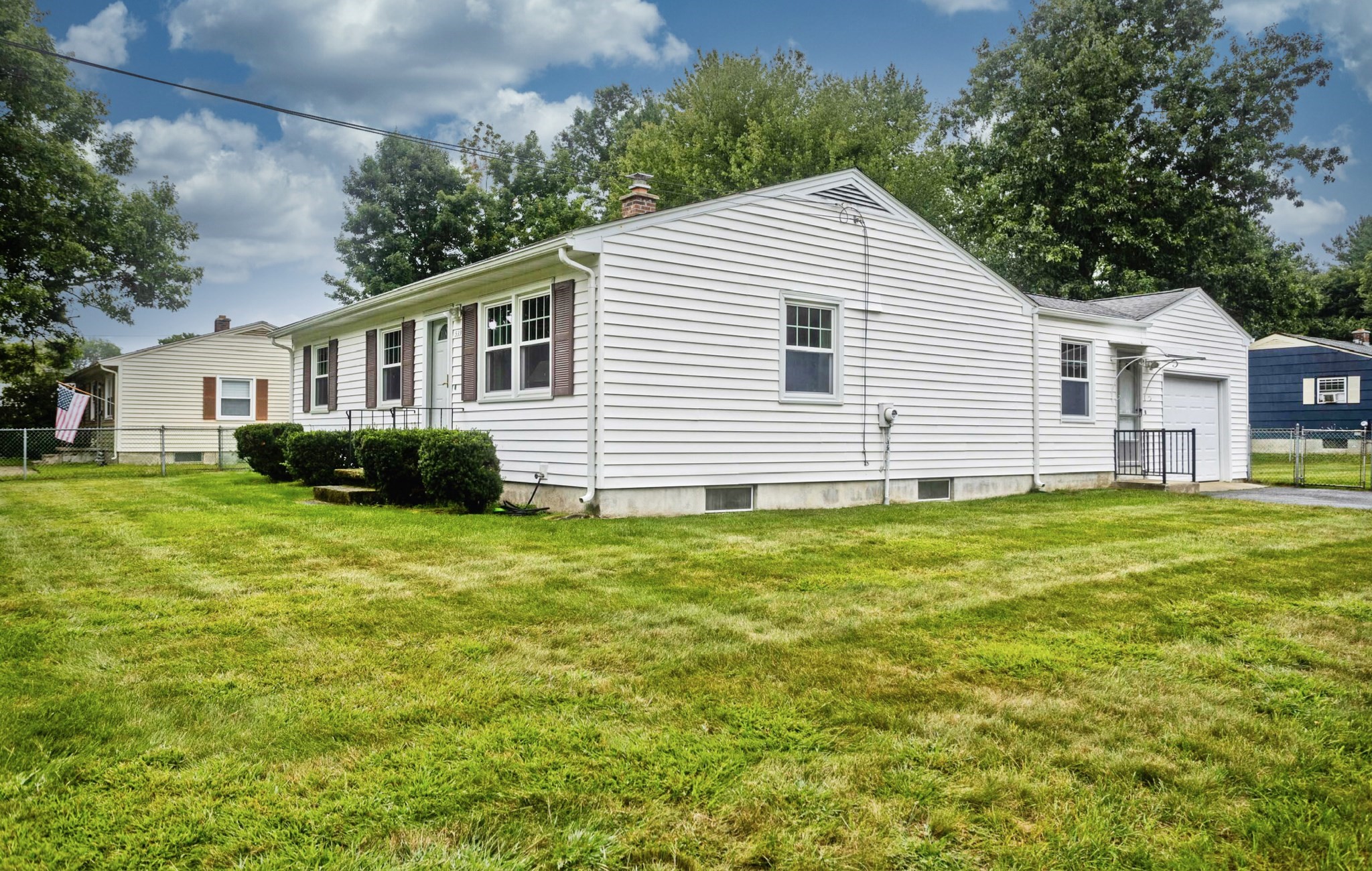 539 Dutchess St Property Photo 5
