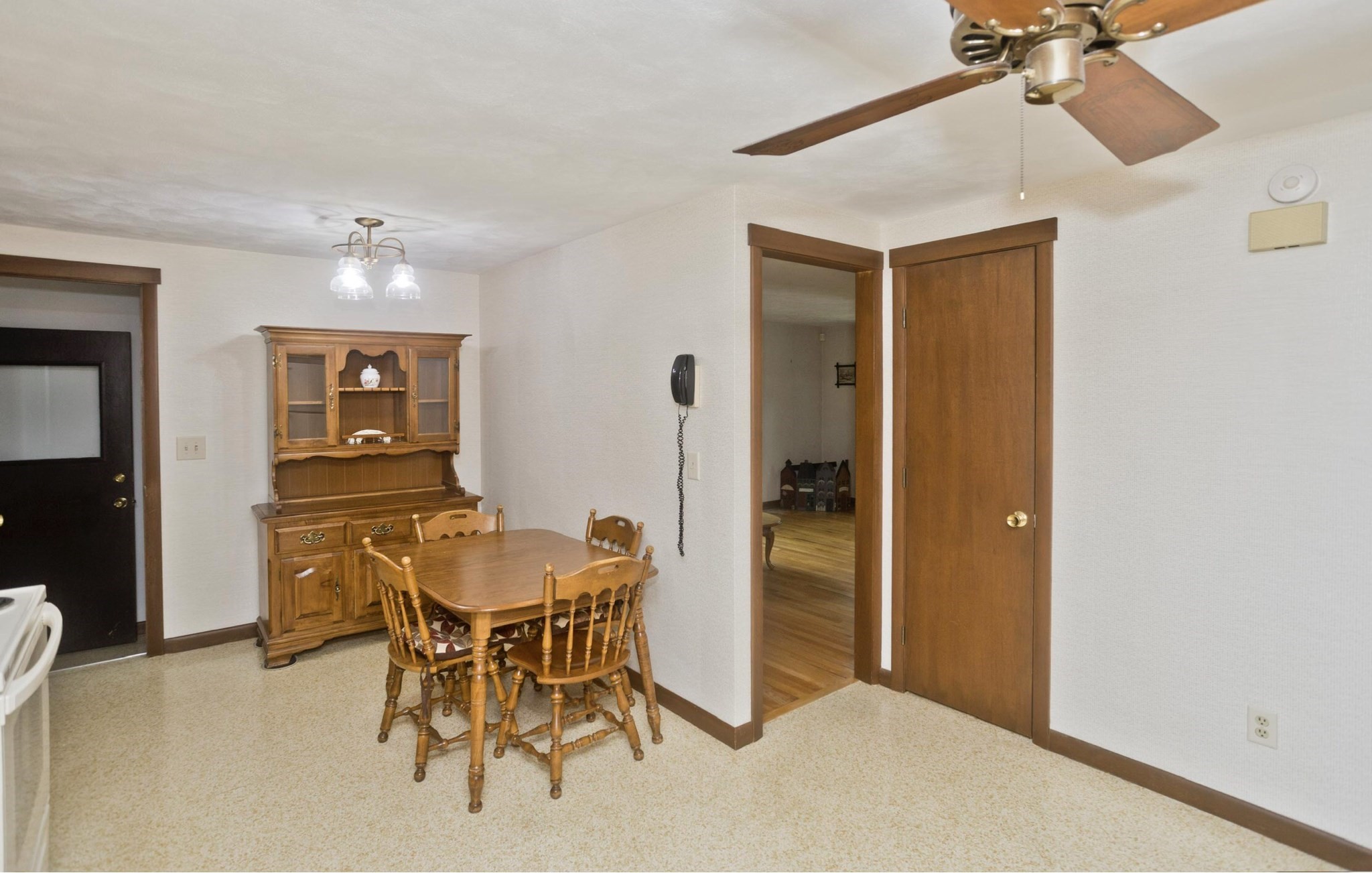 539 Dutchess St Property Photo 10