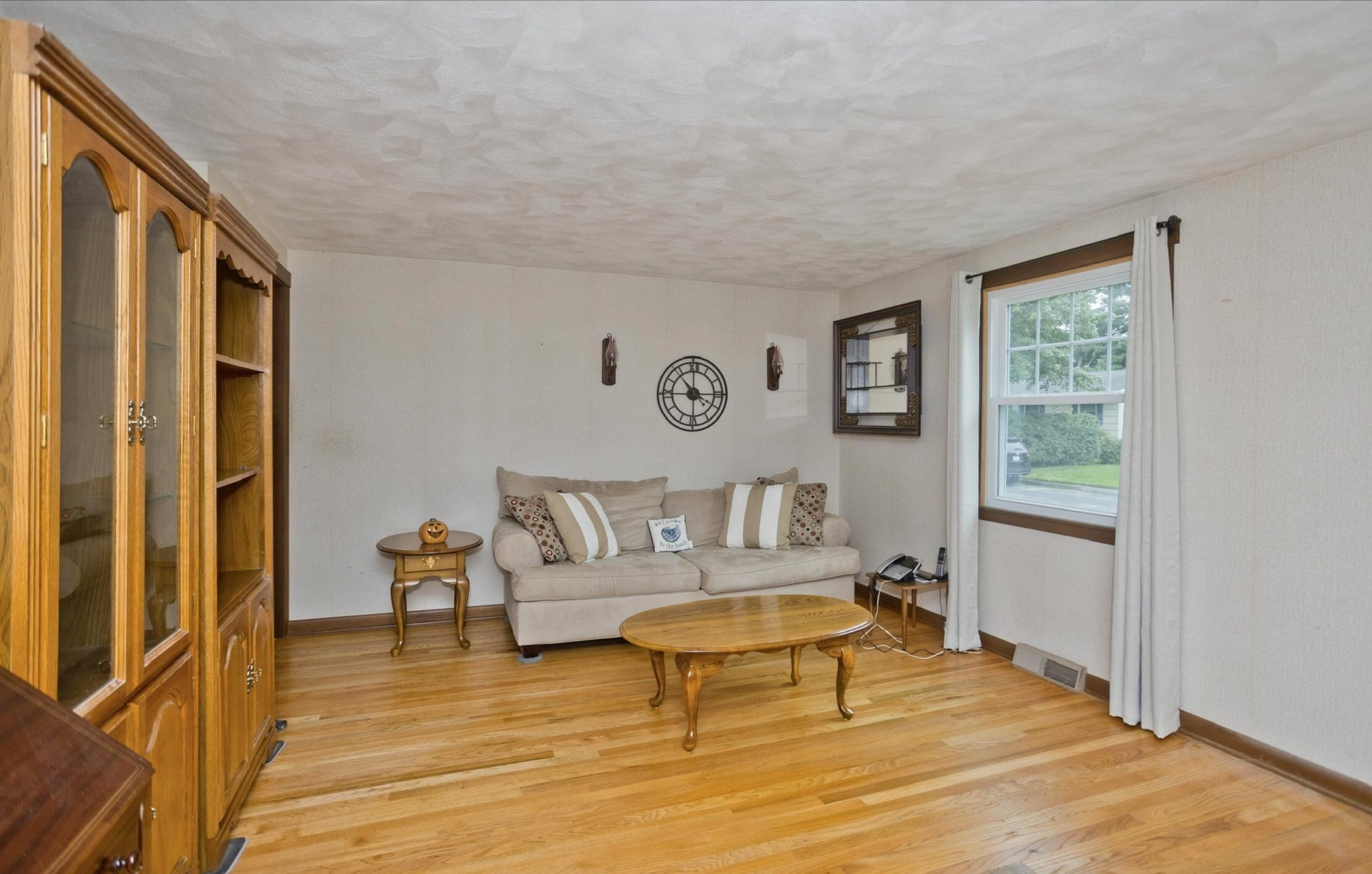 539 Dutchess St Property Photo 12