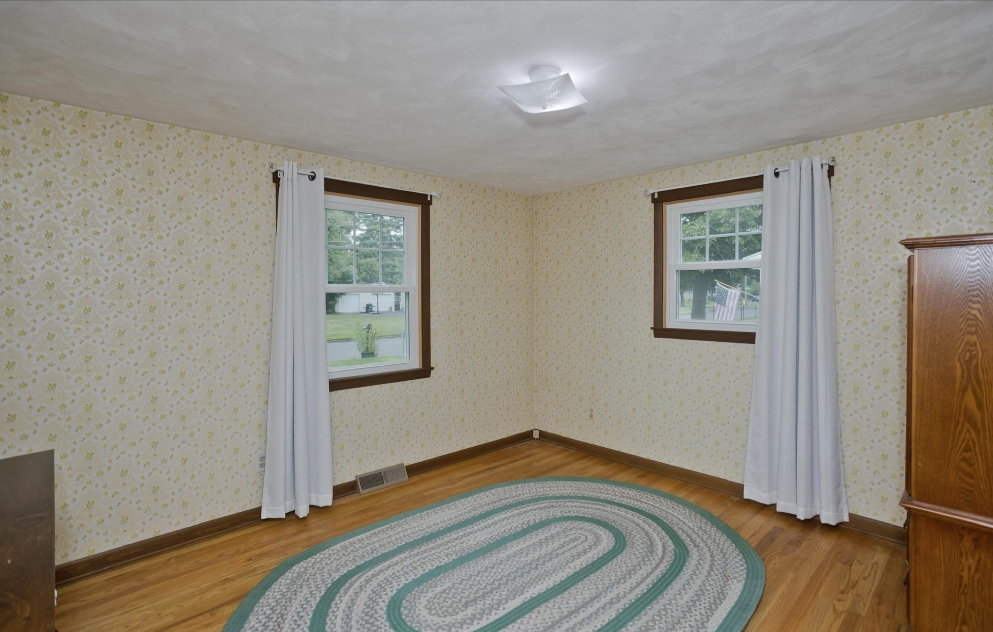 539 Dutchess St Property Photo 17