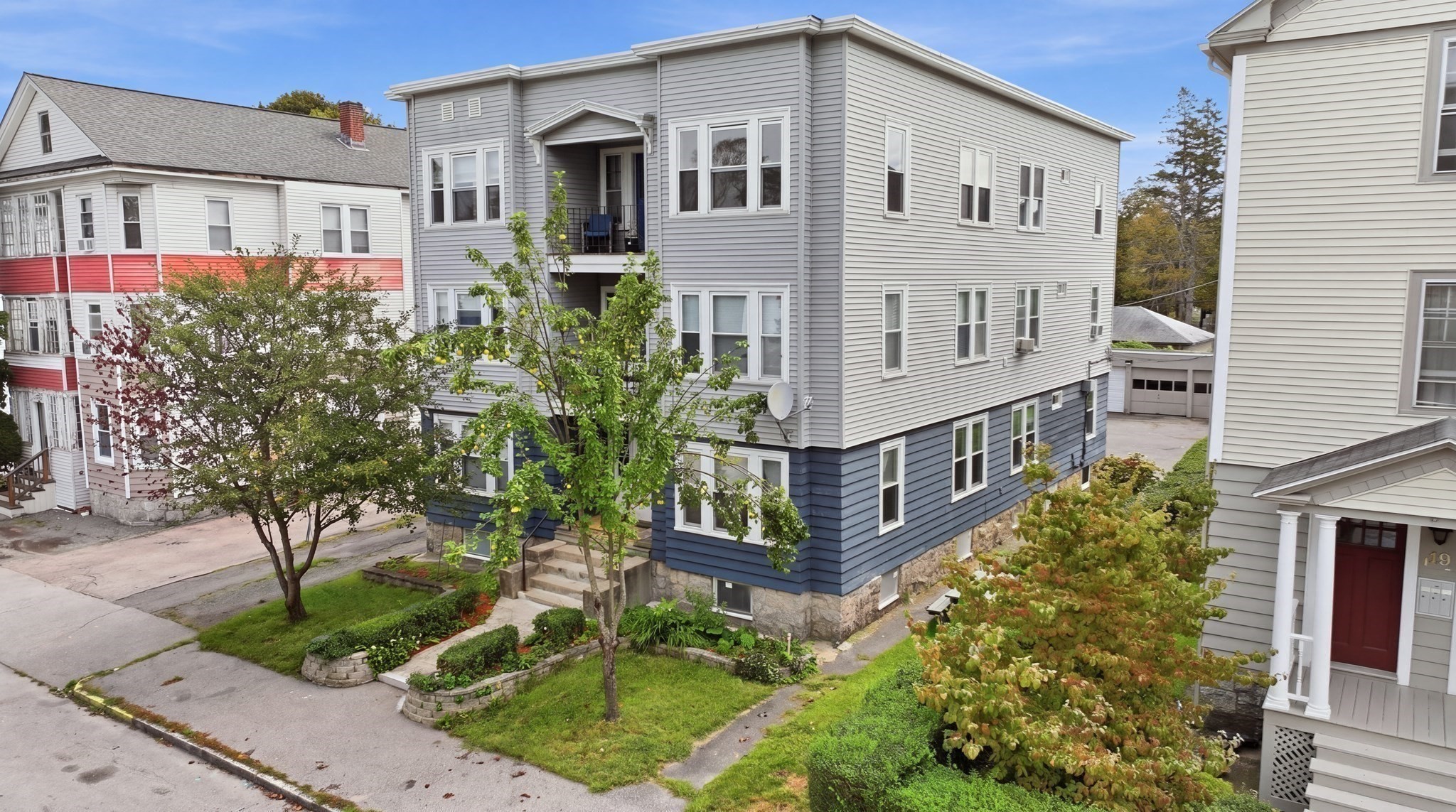 17 Fairbanks St Property Photo 1