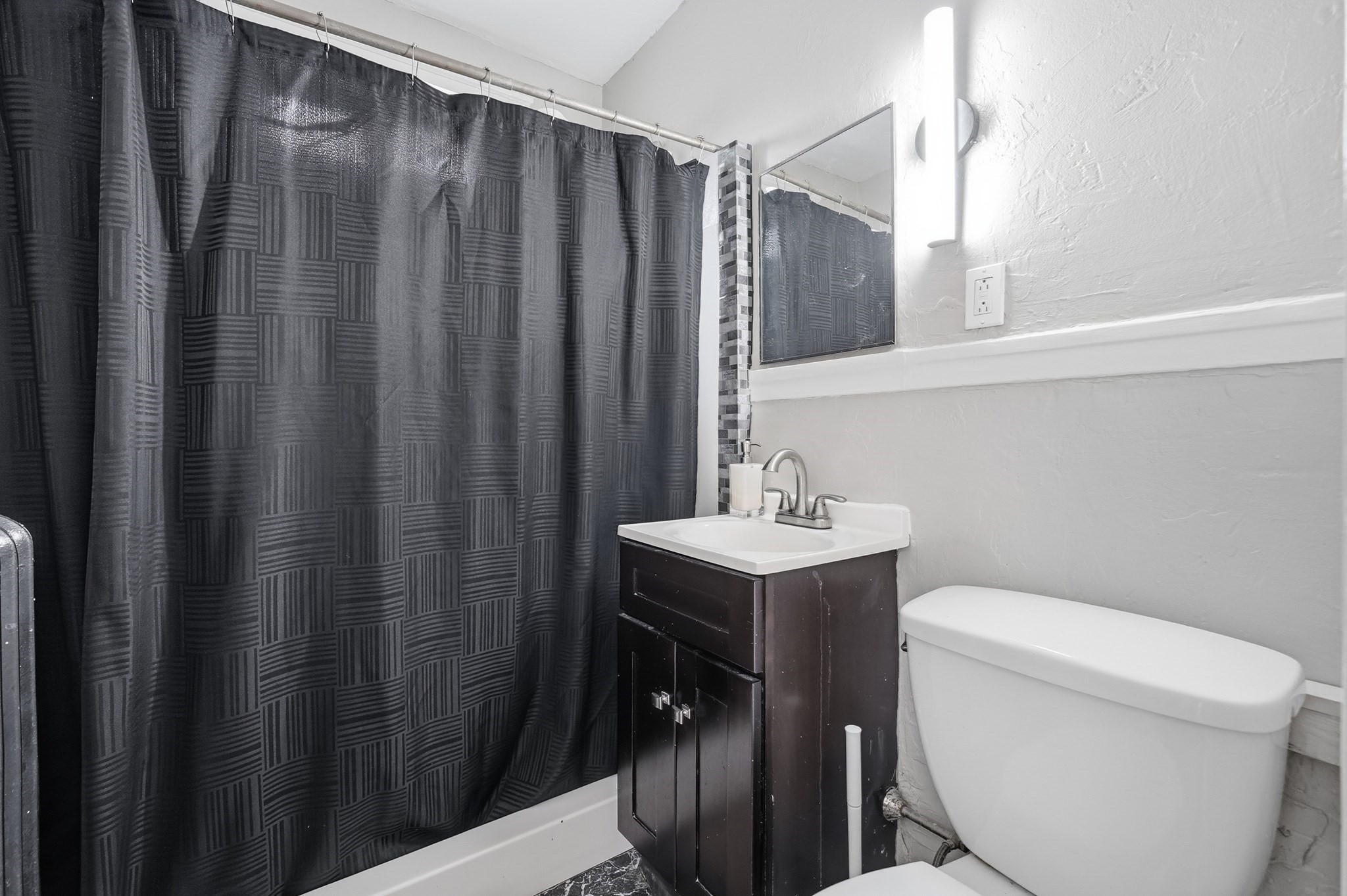 17 Fairbanks St Property Photo 22