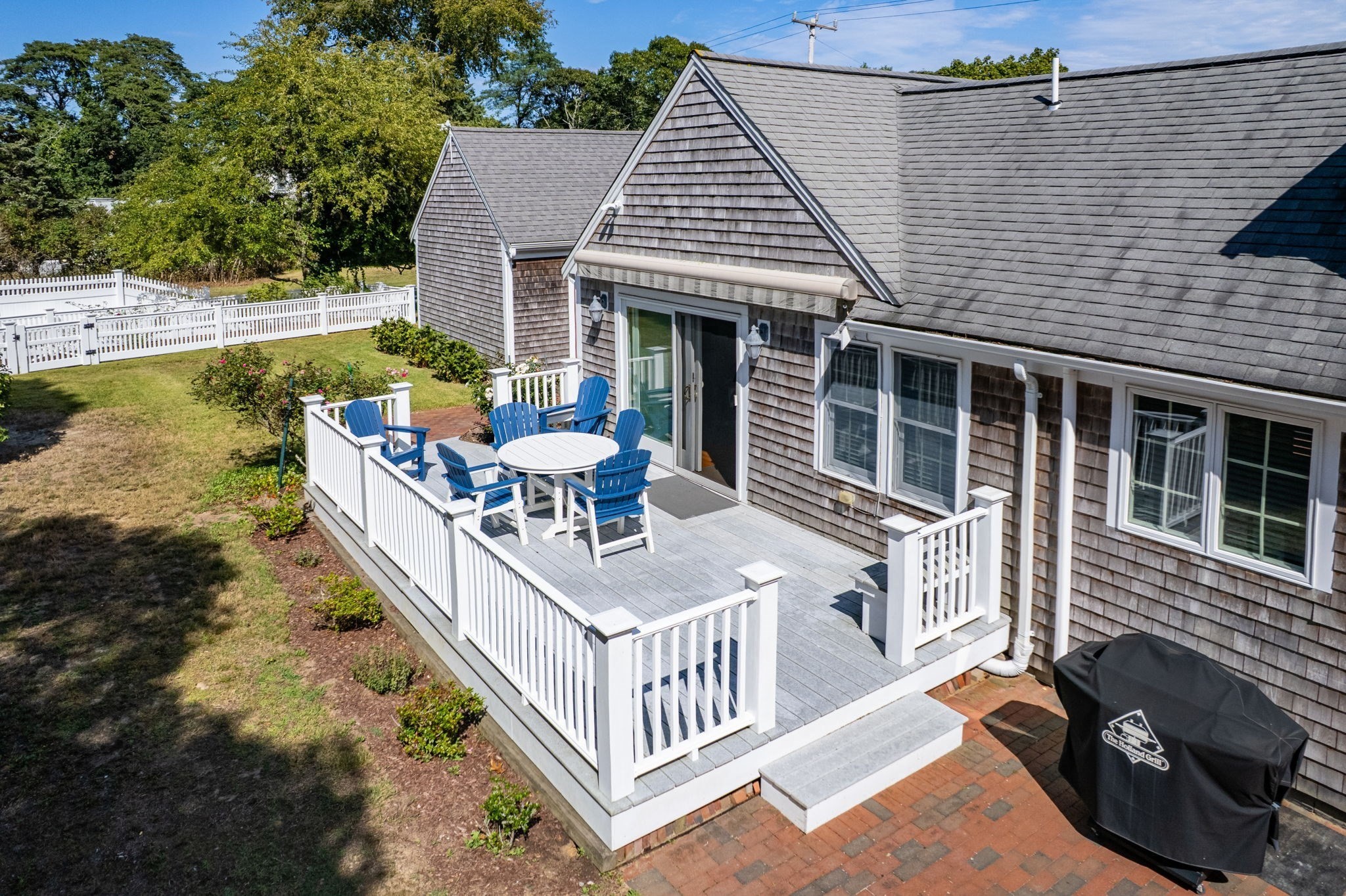 122 Forest Beach Rd Property Photo 2