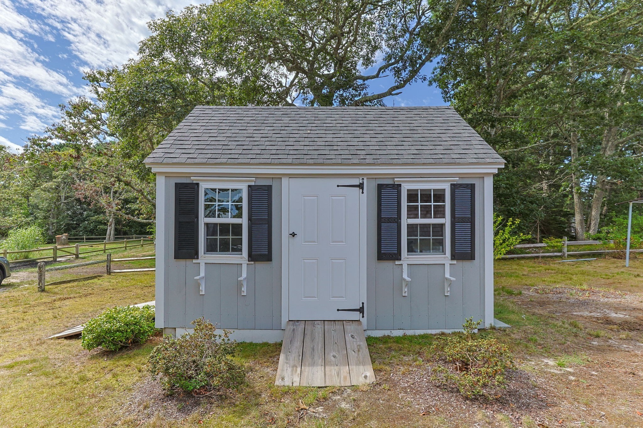 122 Forest Beach Rd Property Photo 3