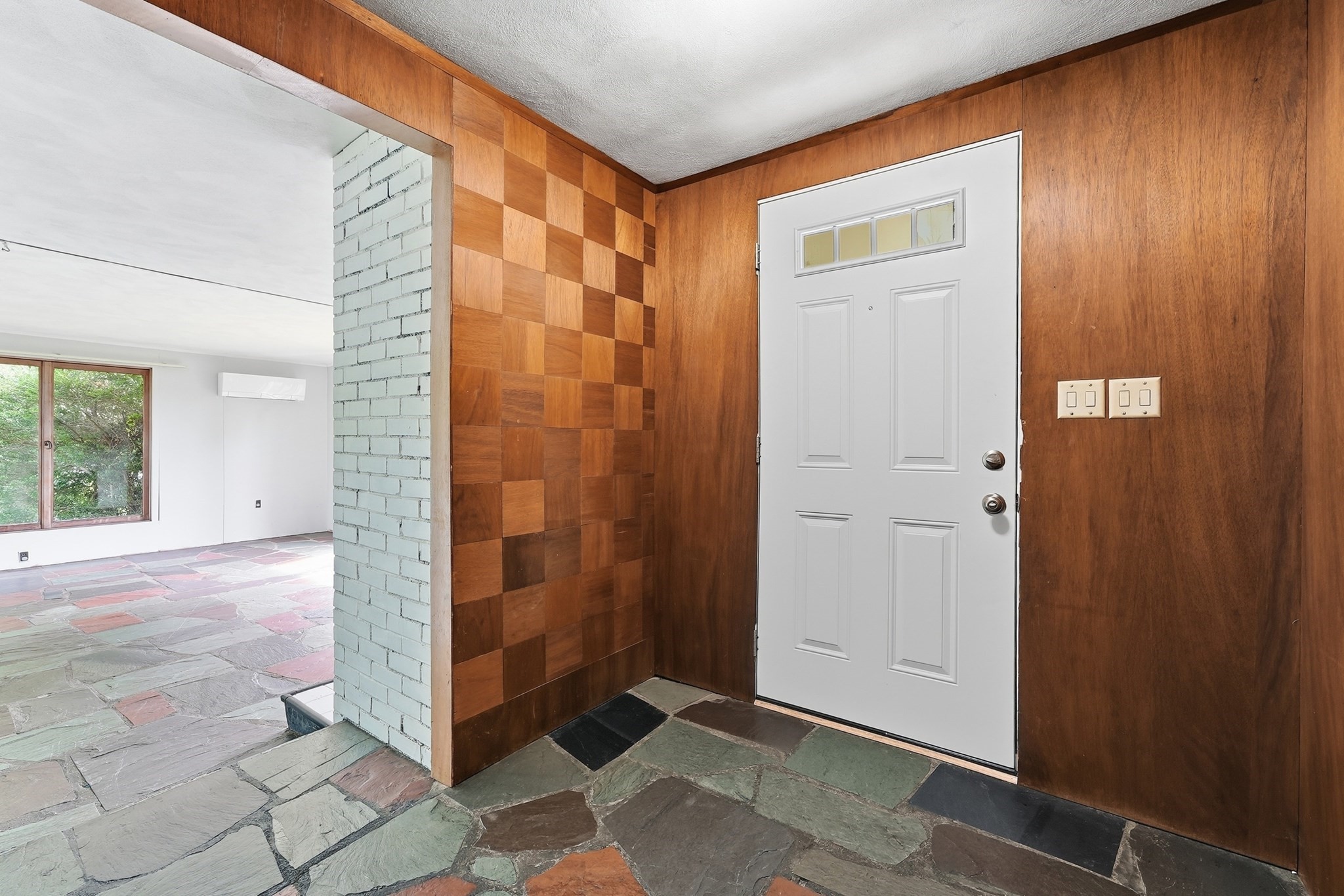 31 Woodcrest Road Property Photo 2