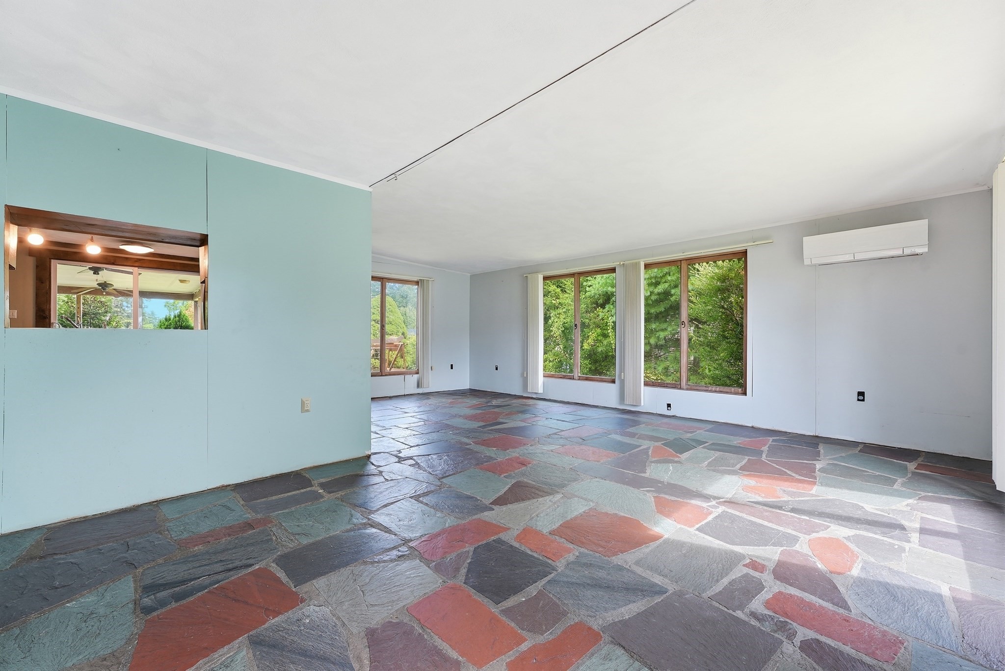 31 Woodcrest Road Property Photo 4