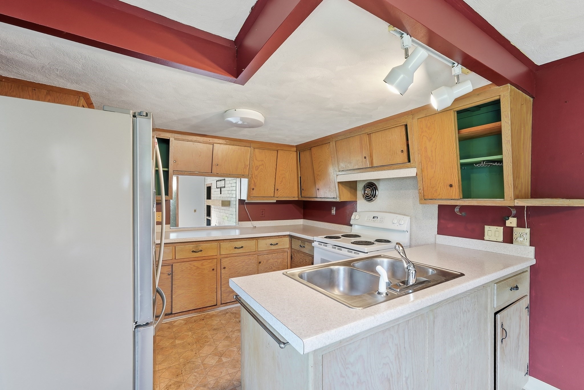 31 Woodcrest Road Property Photo 8