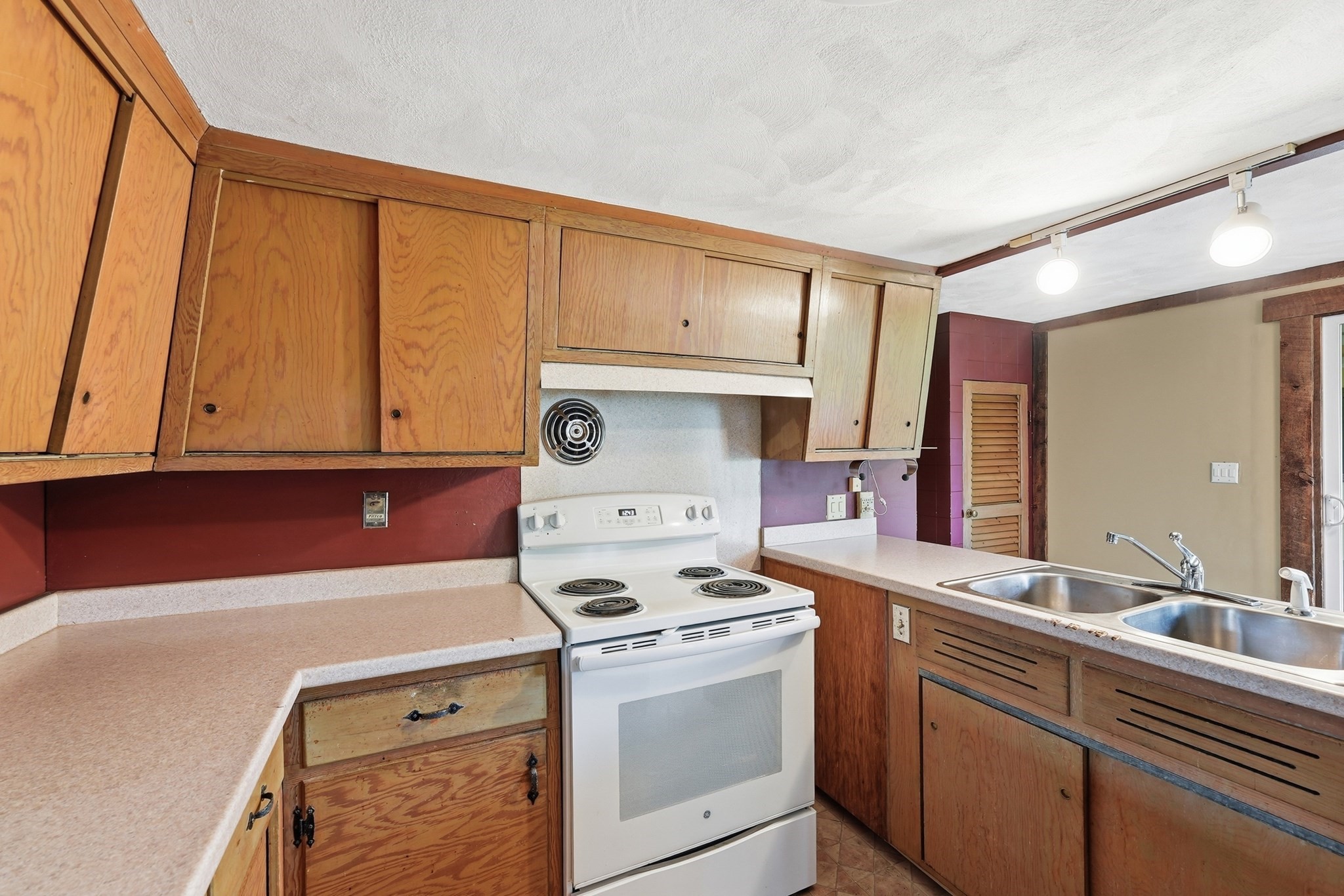 31 Woodcrest Road Property Photo 9