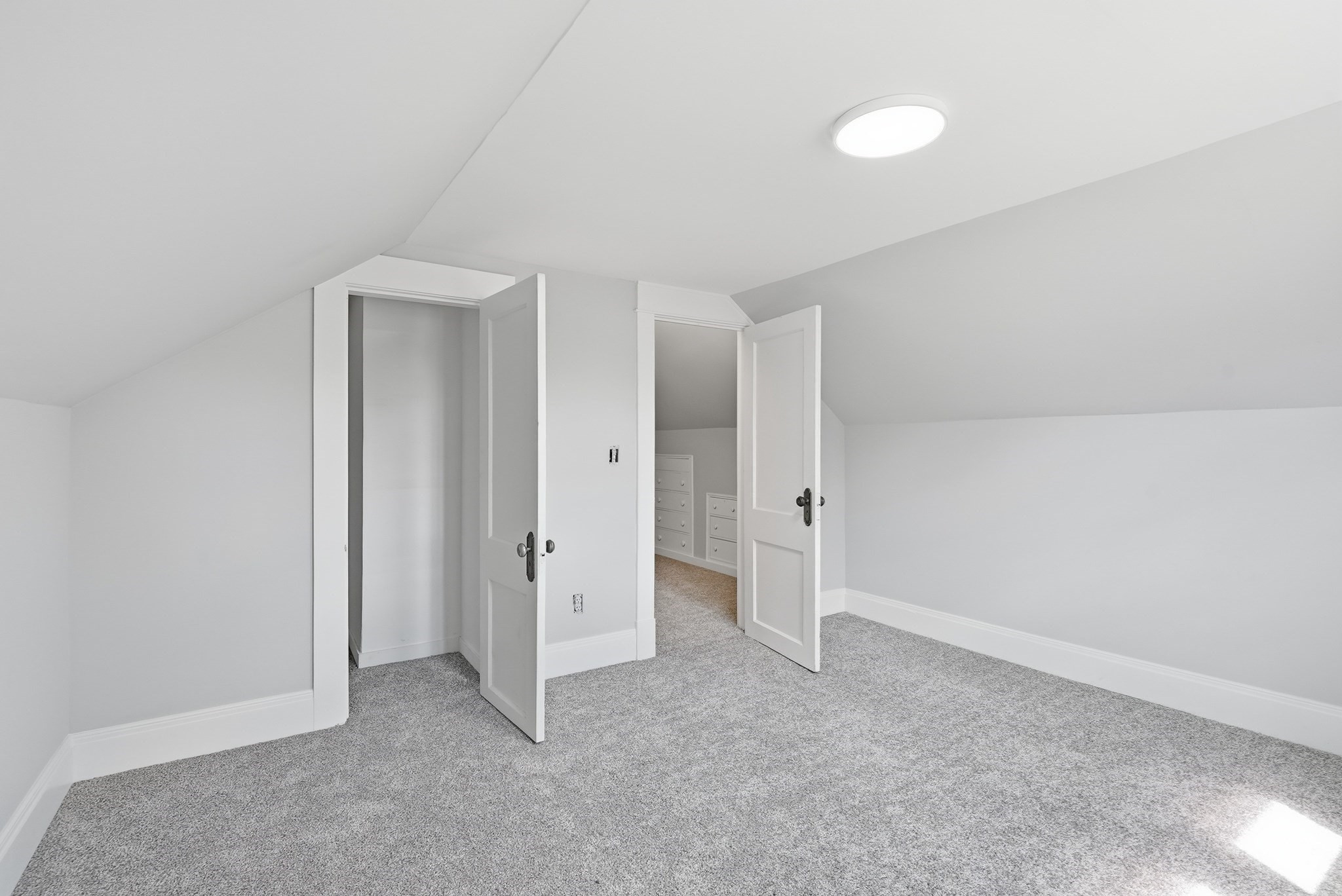 128 Wilber St Property Photo 24